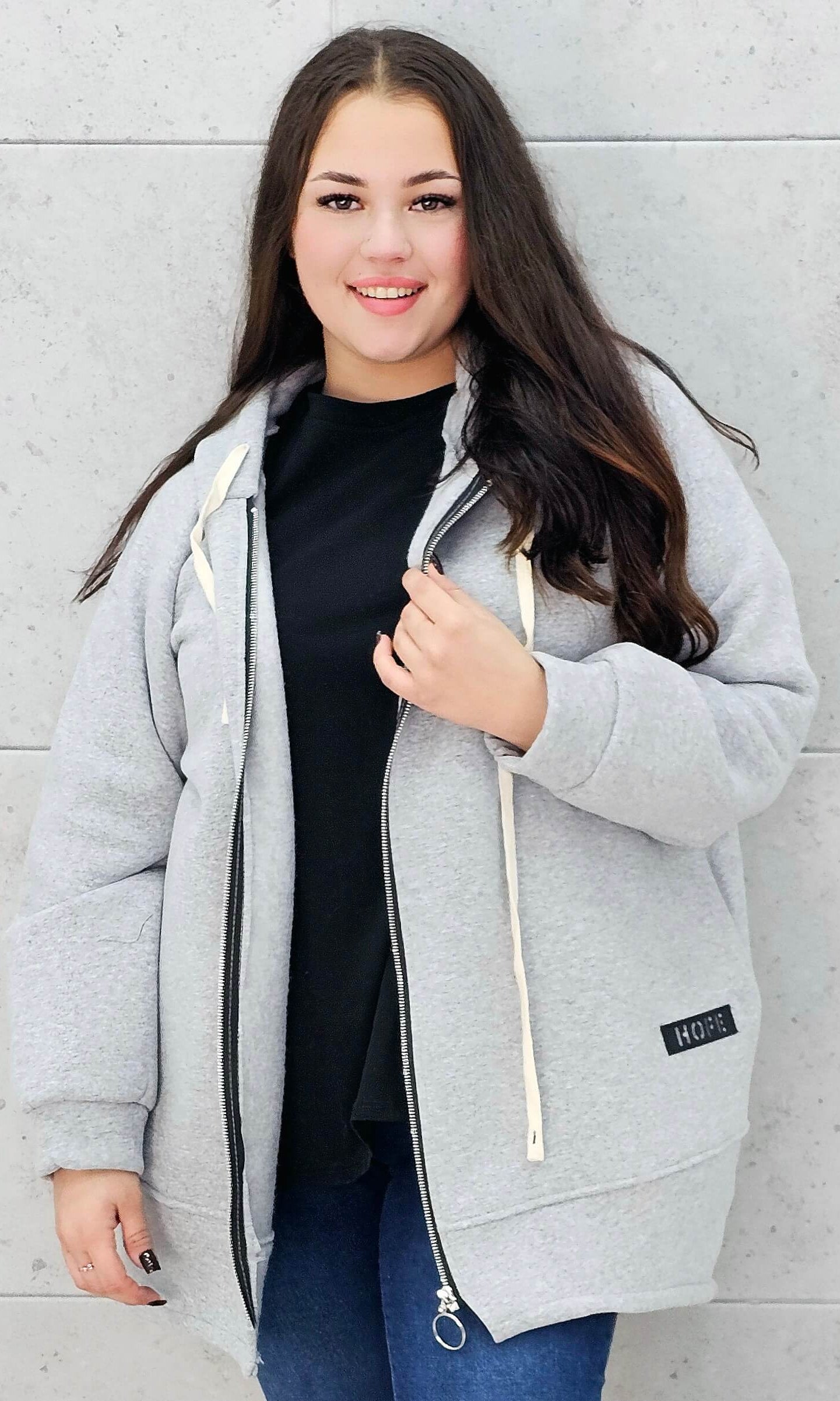bluza z kapturem szara plus size – przód rozpięty