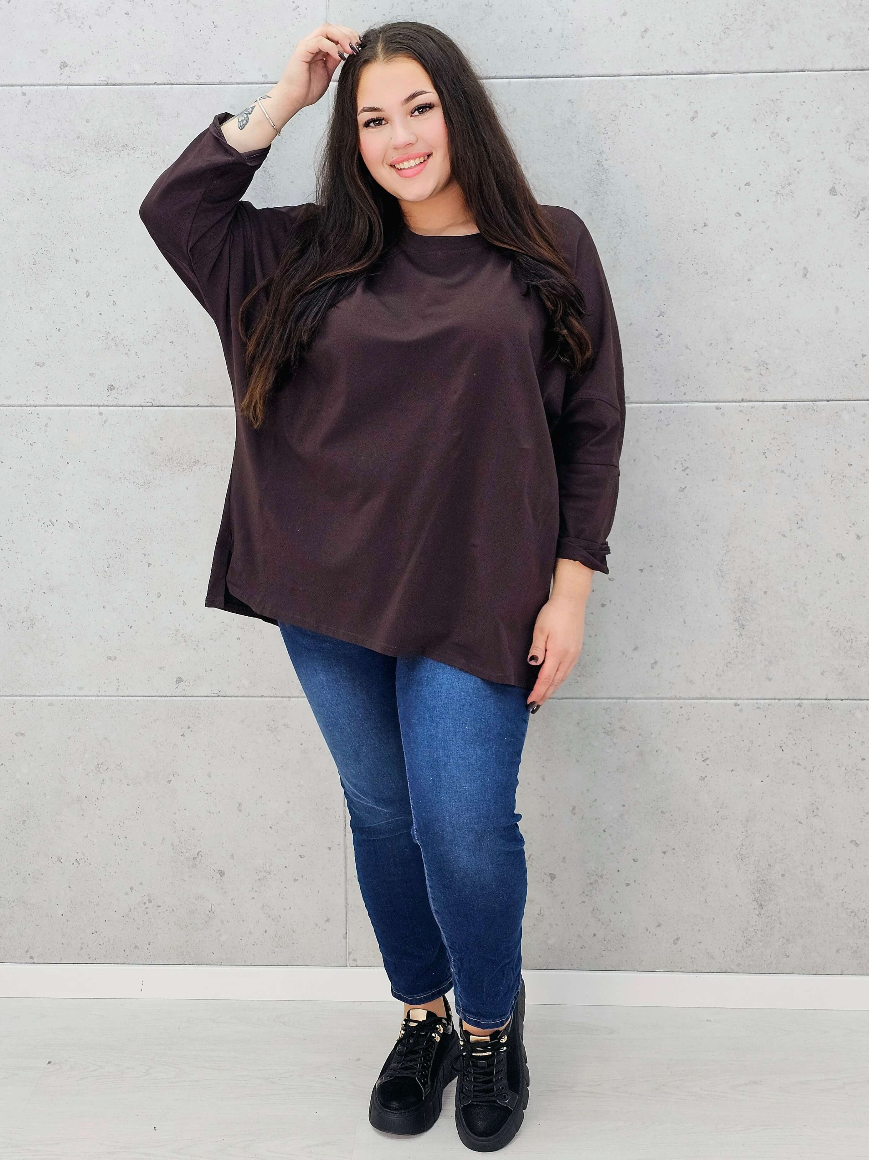 brązowa bluzka basic oversize – cała