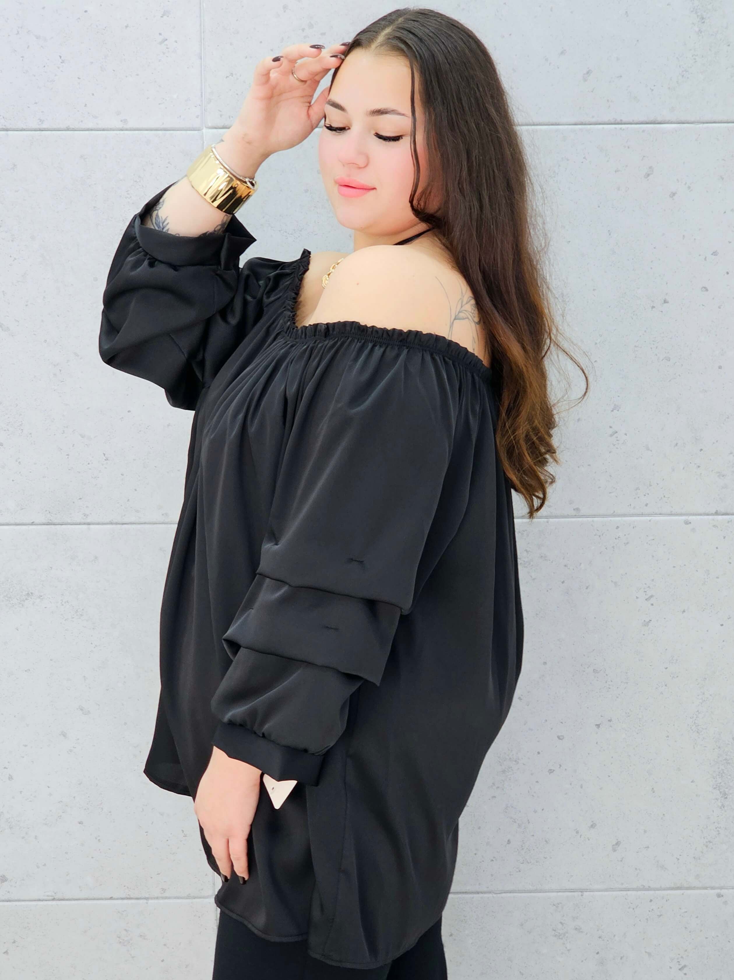 czarna bluzka hiszpanka plus size Stylowa XL – bok