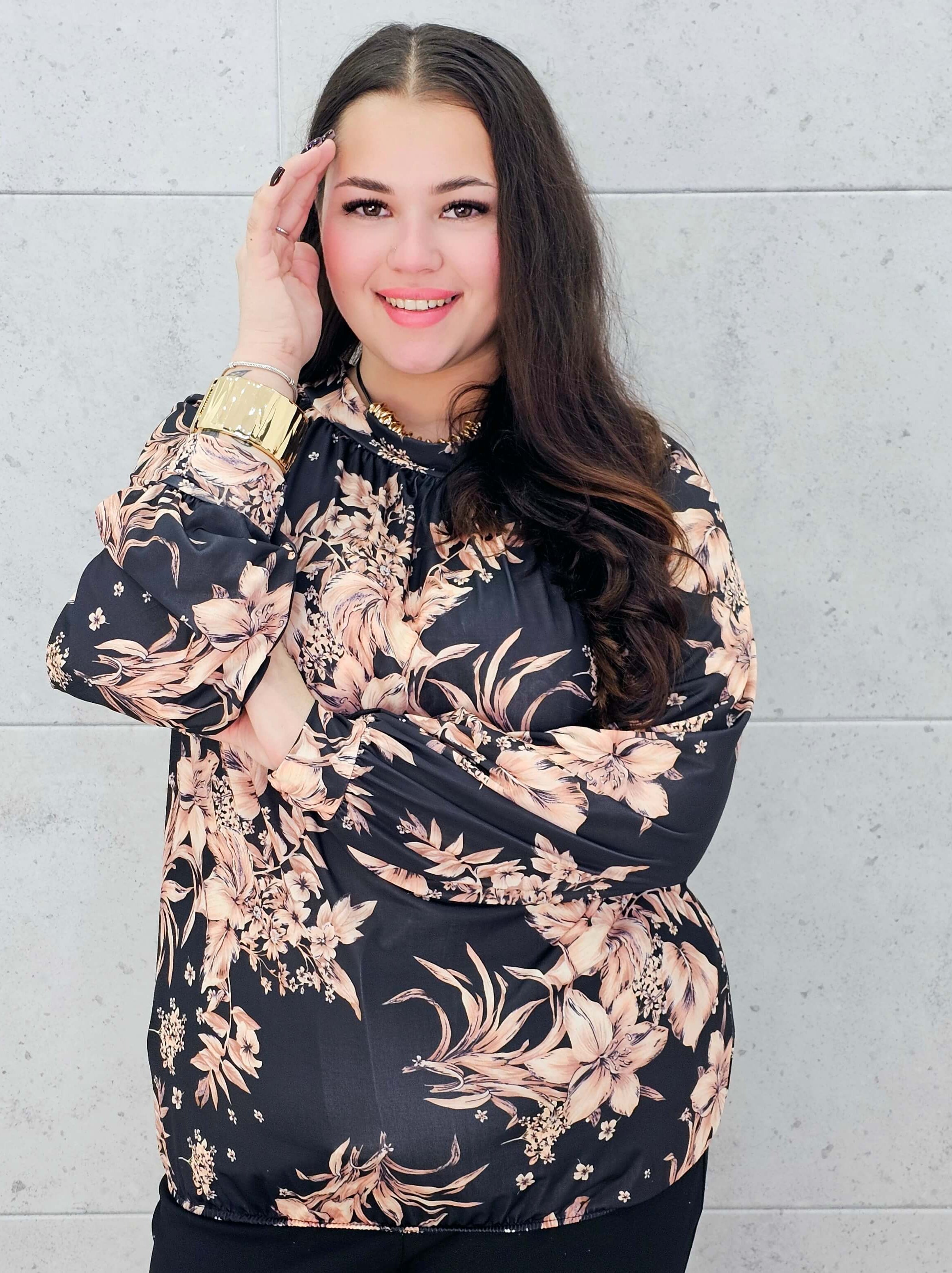 bluzka w kwiaty beżowo-czarna plus size Stylowa XL – rękaw