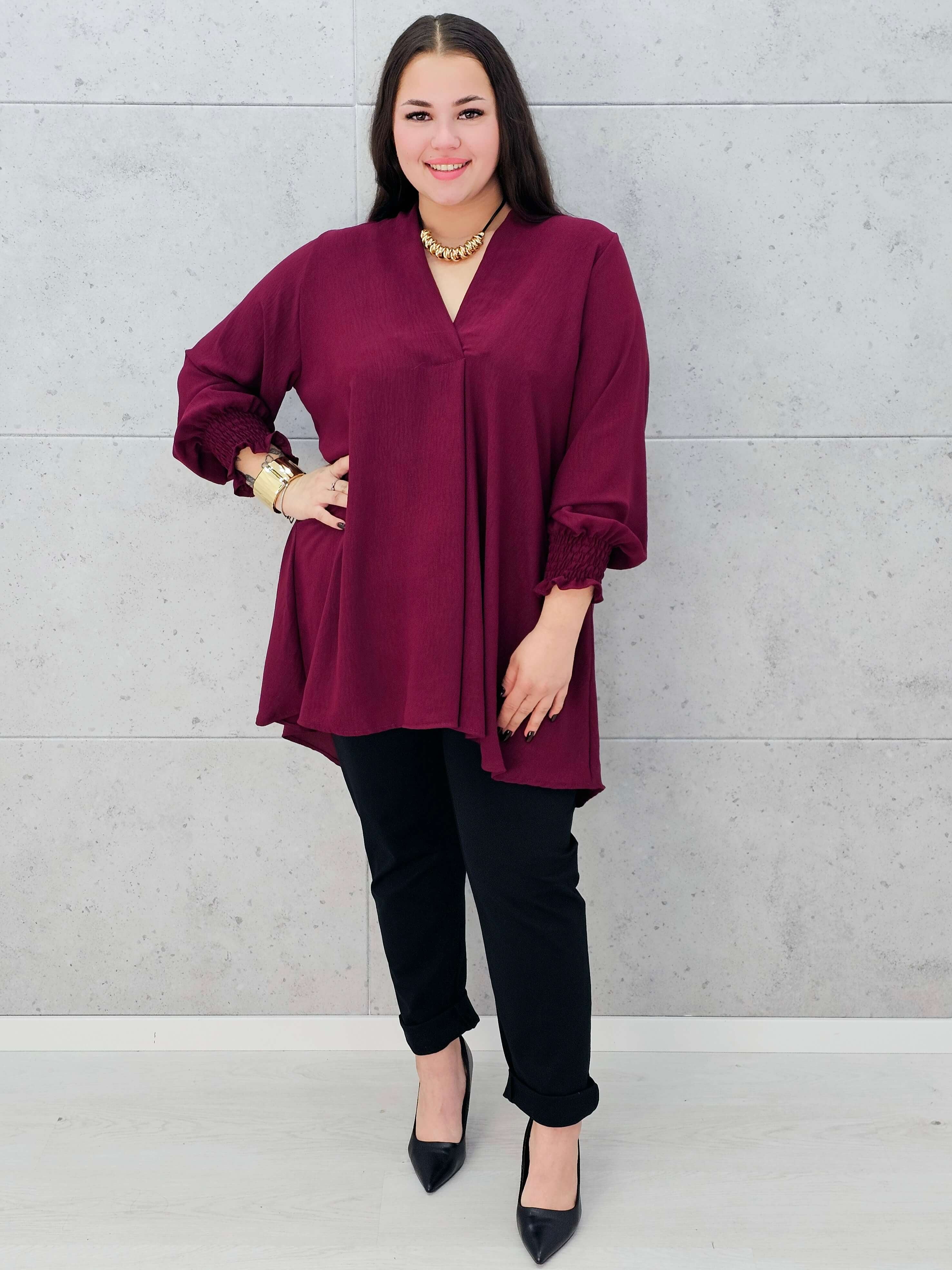 bordowa bluzka plus size stylizacja