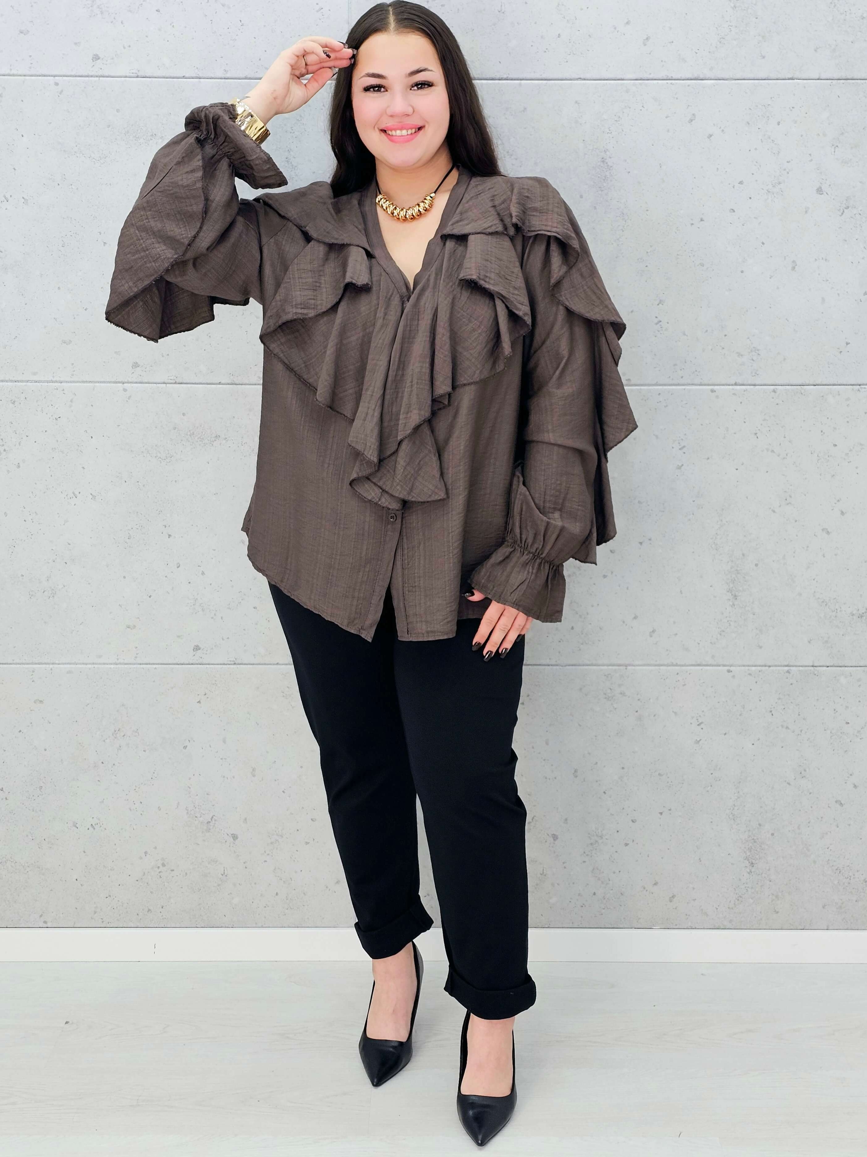 brązowa bluzka z falbanami plus size Stylowa XL – stylizacja