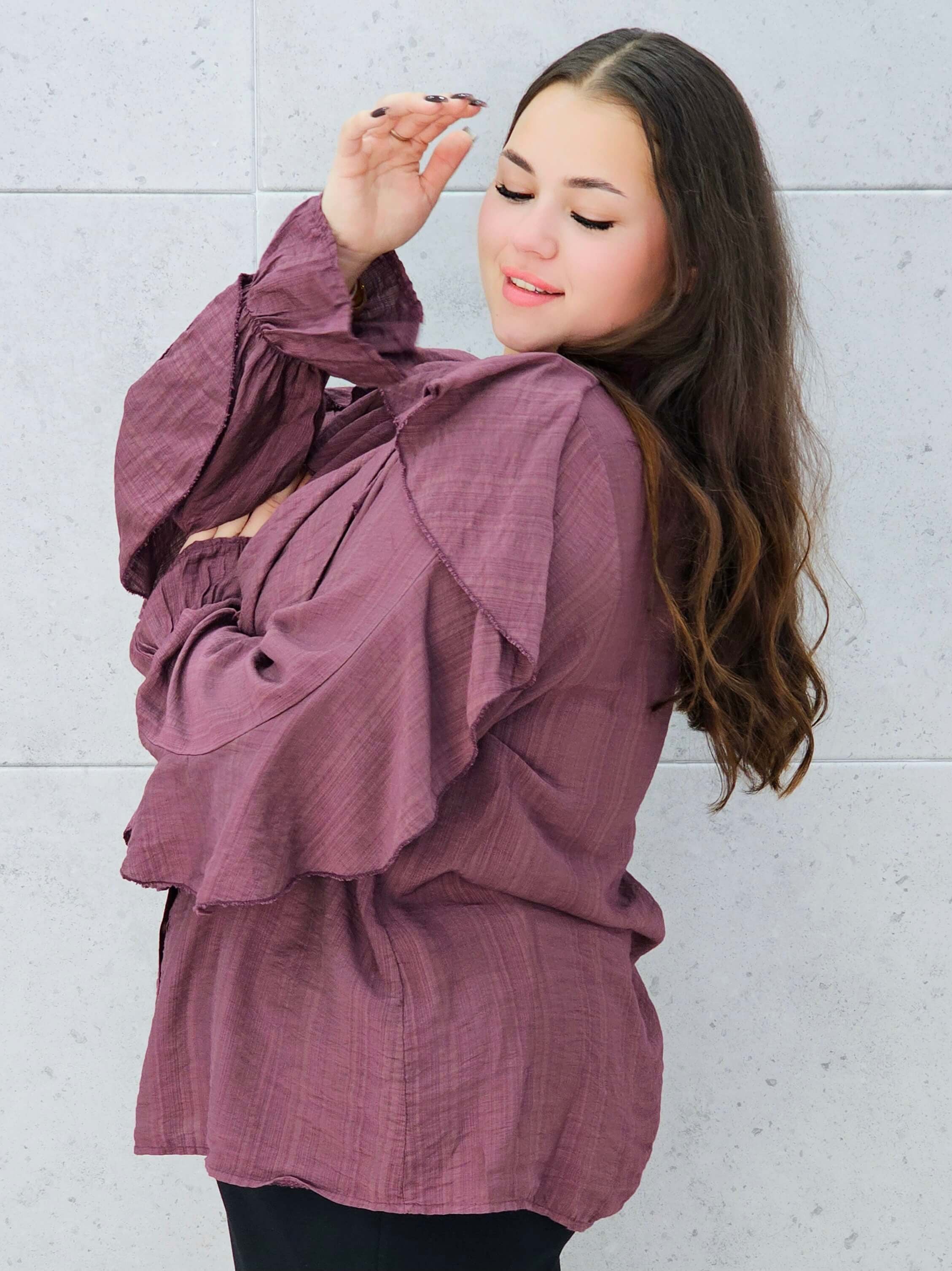 śliwkowa bluzka z falbanami plus size Stylowa XL – bok