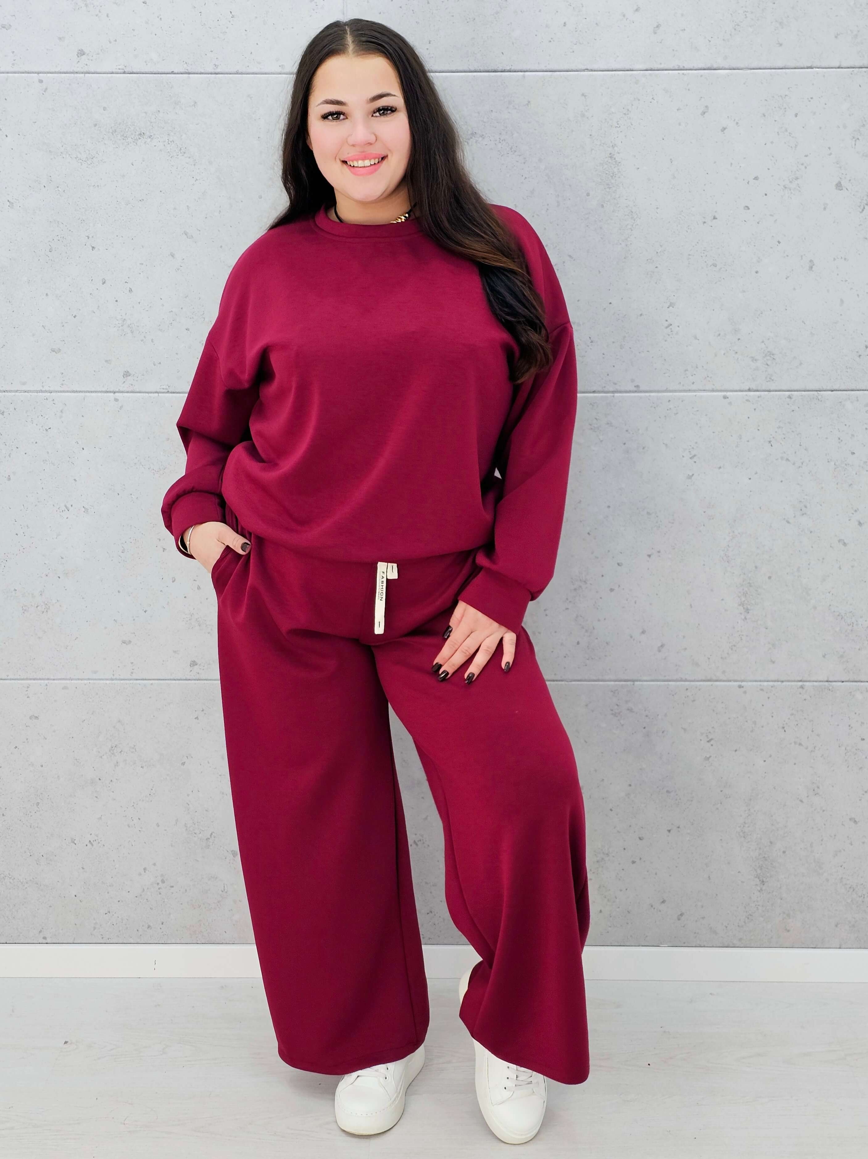 Dres plus size z szerokimi spodniami – komfortowa moda XXL na co dzień i wyjątkowe okazje Stylowa XL