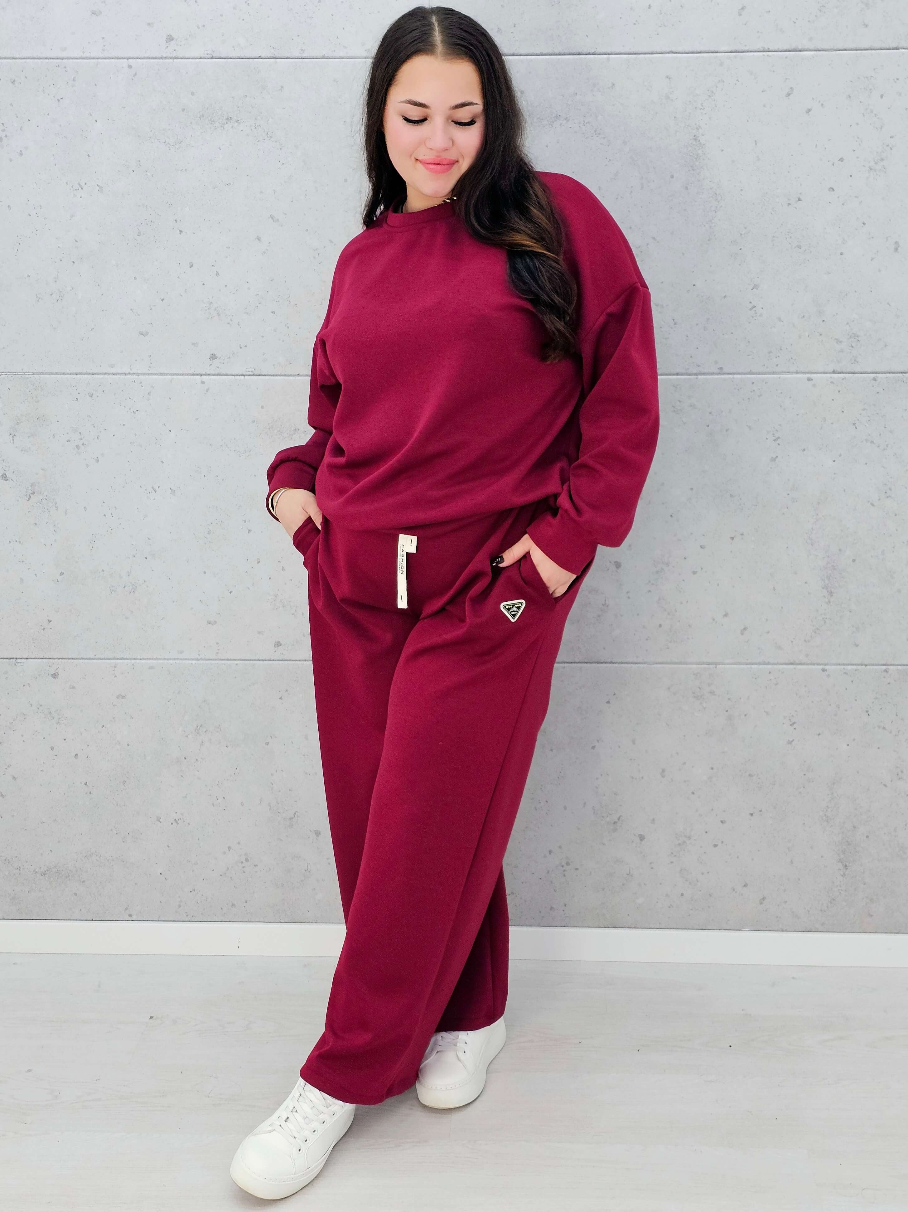 Dres plus size z szerokimi spodniami – komfortowa moda XXL na co dzień i wyjątkowe okazje Stylowa XL