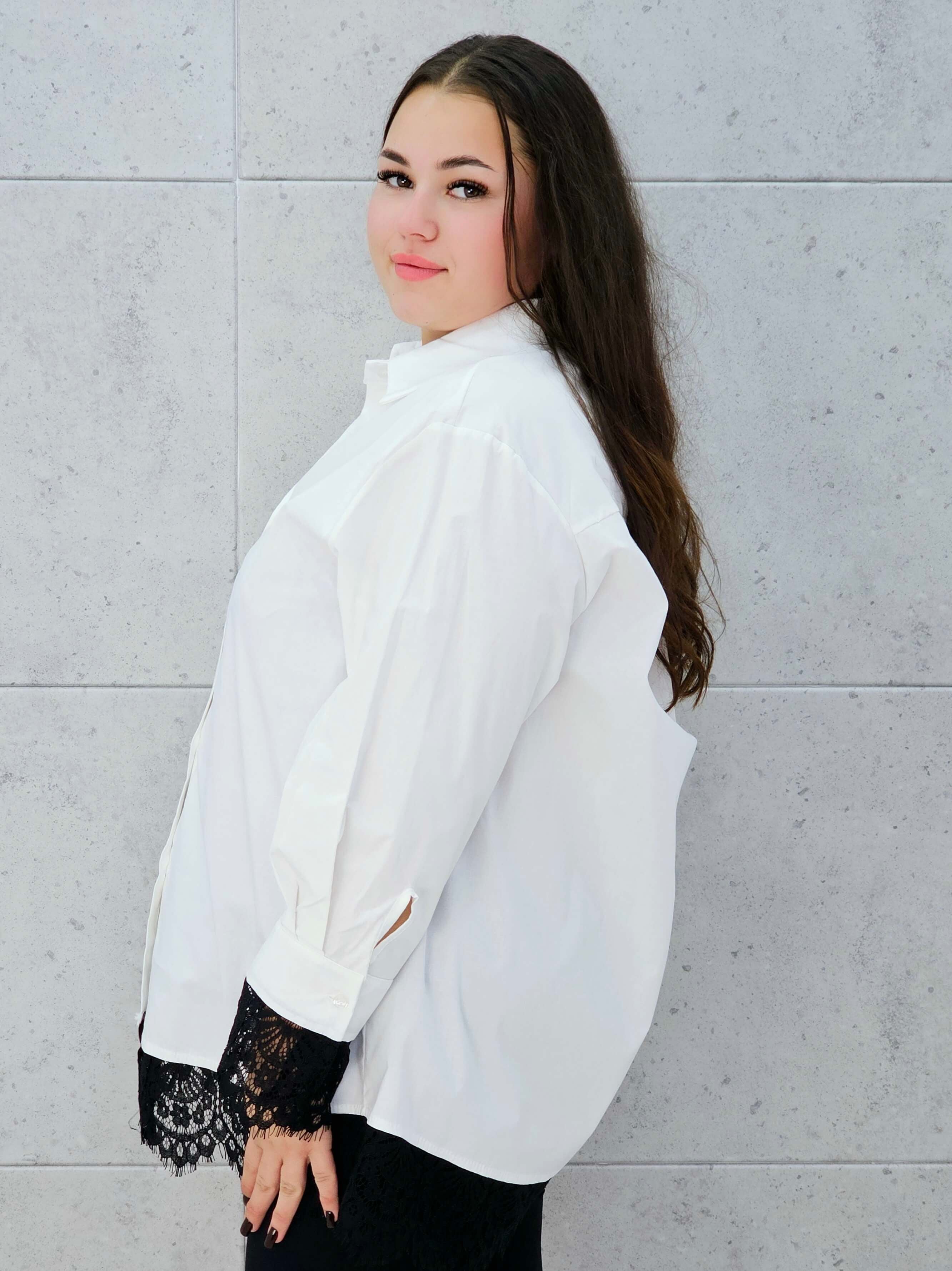 koszula z koronką biała plus size Stylowa XL – bok