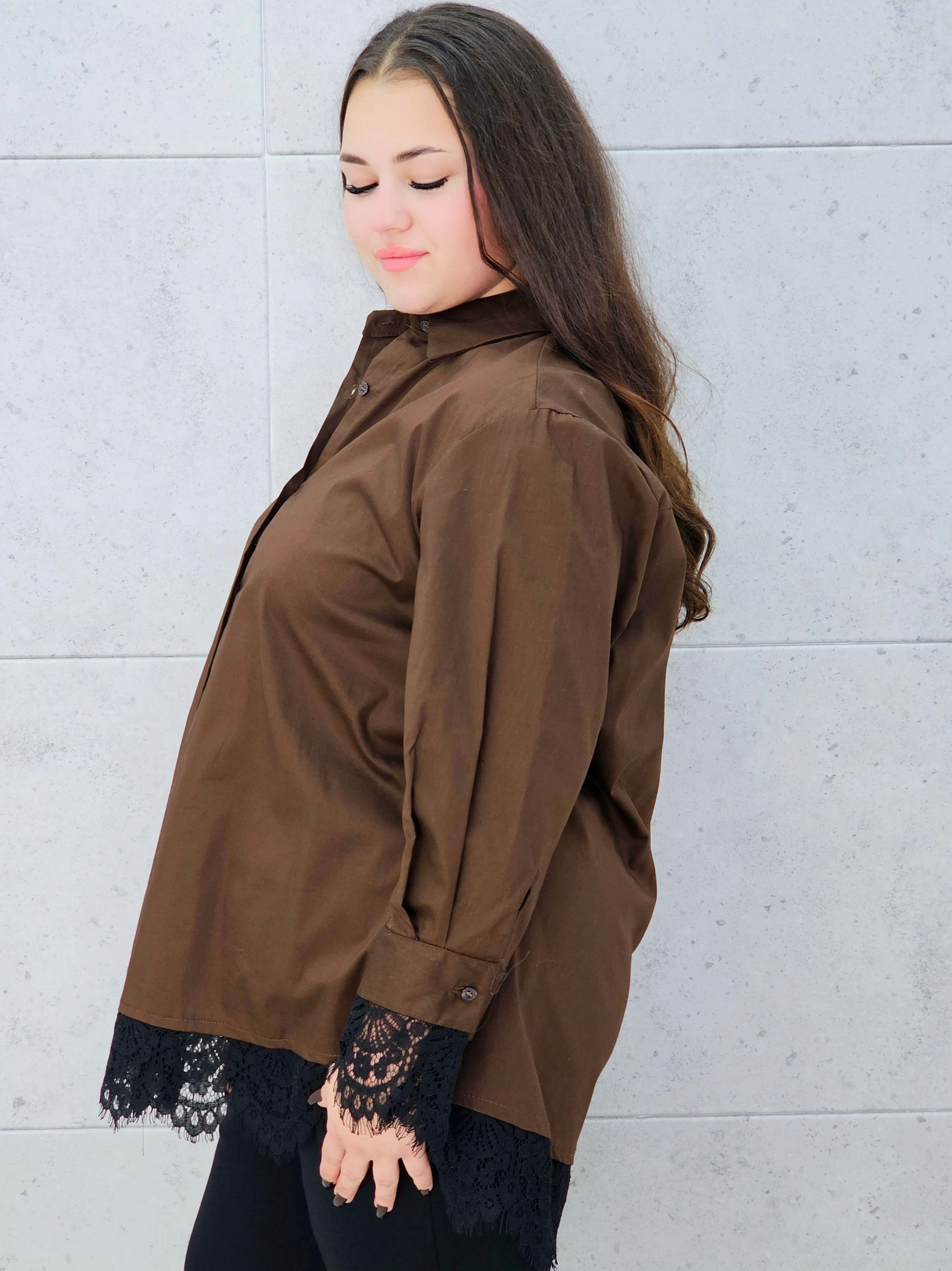 koszula z koronką brązowa plus size Stylowa XL – bok