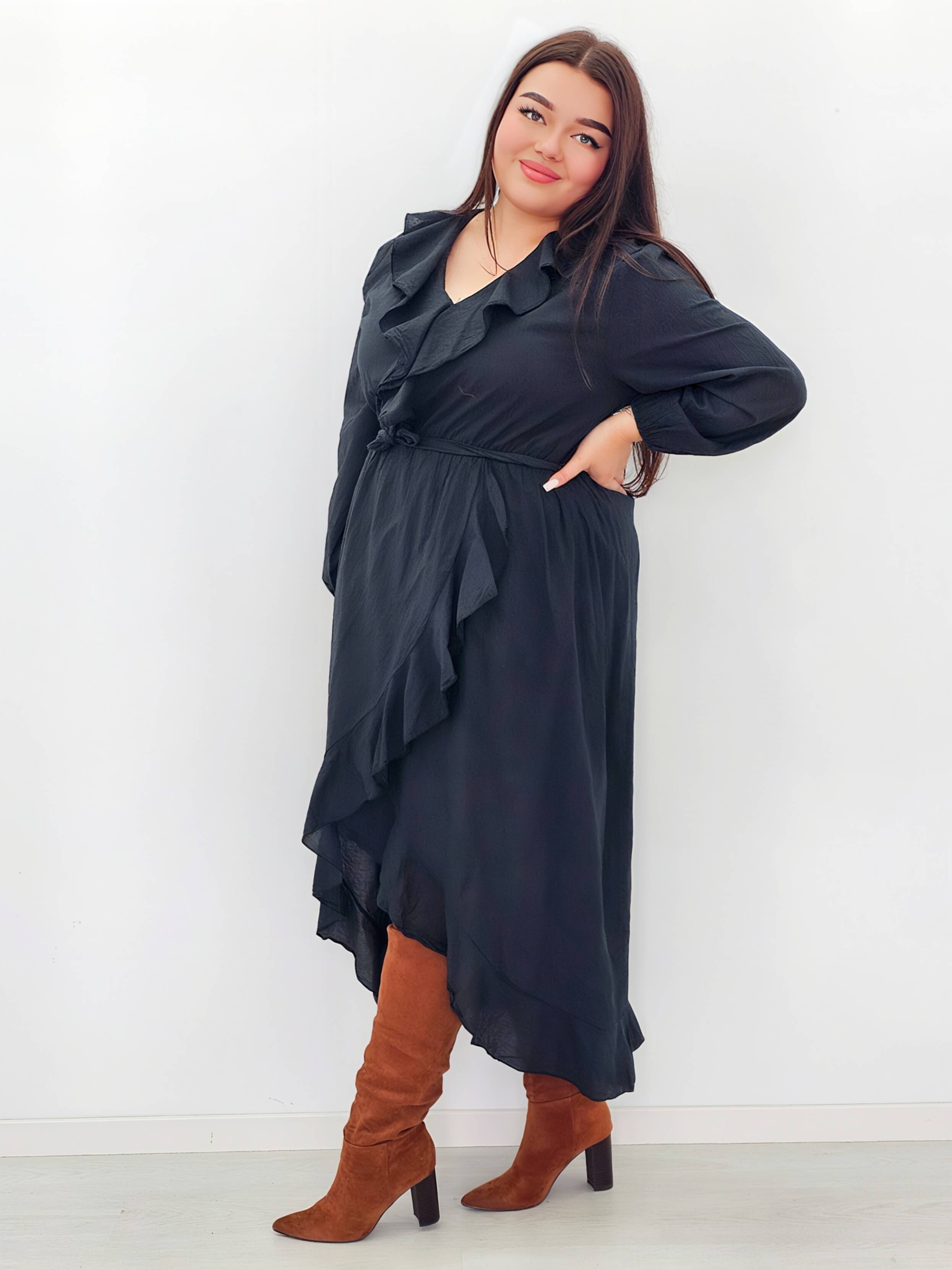 Sukienka z falbaną i wiązaniem w talii. Stylowa XL