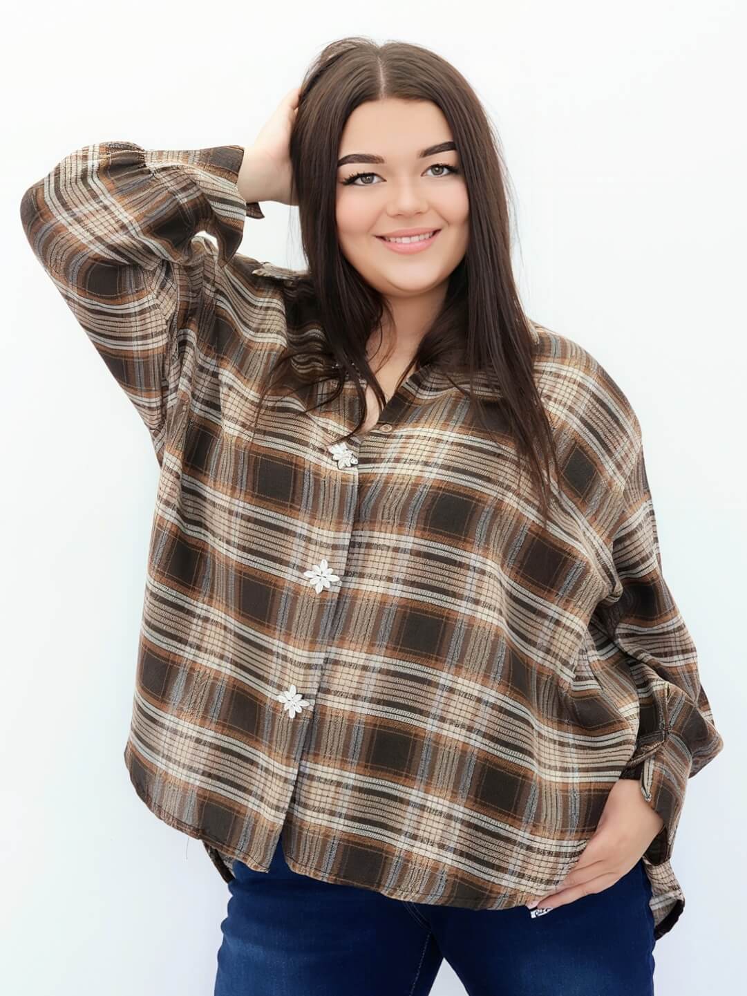 Koszula w kratę z ozdobnymi guzikami – klasyka w nowoczesnym wydaniu Stylowa XL
