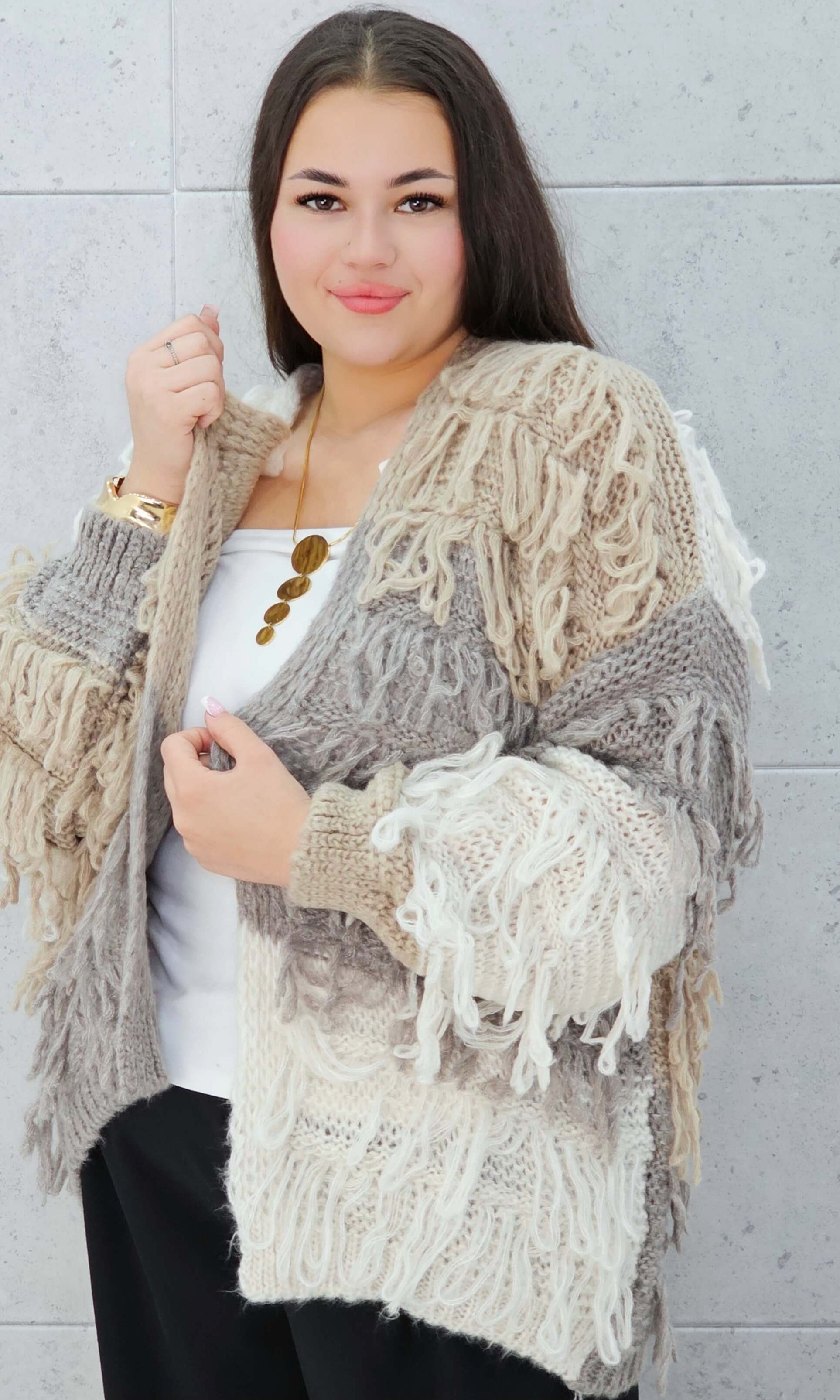 Sweter z frędzlami Stylowa XL