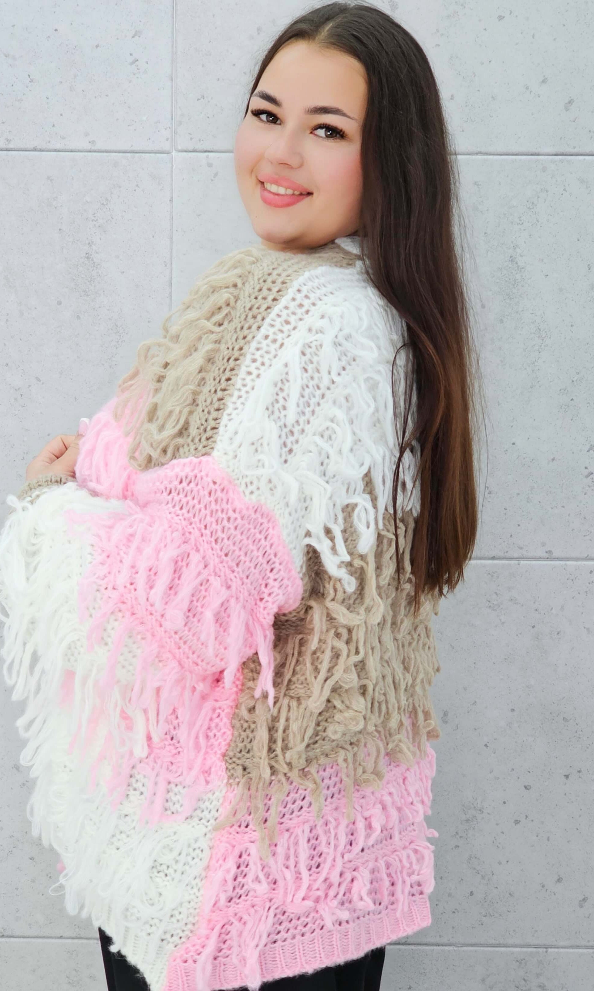 Sweter z frędzlami Stylowa XL