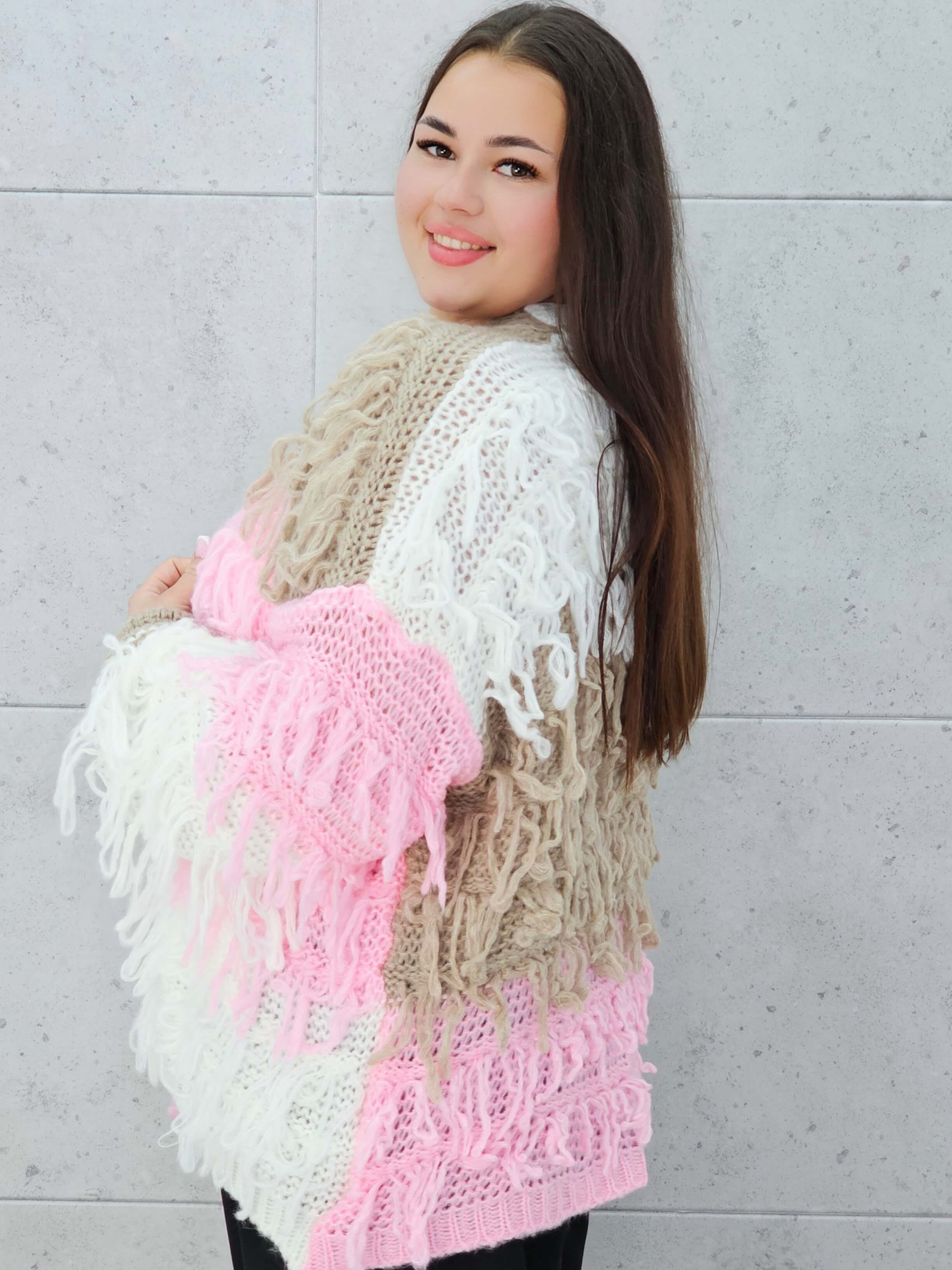 Sweter z frędzlami Stylowa XL