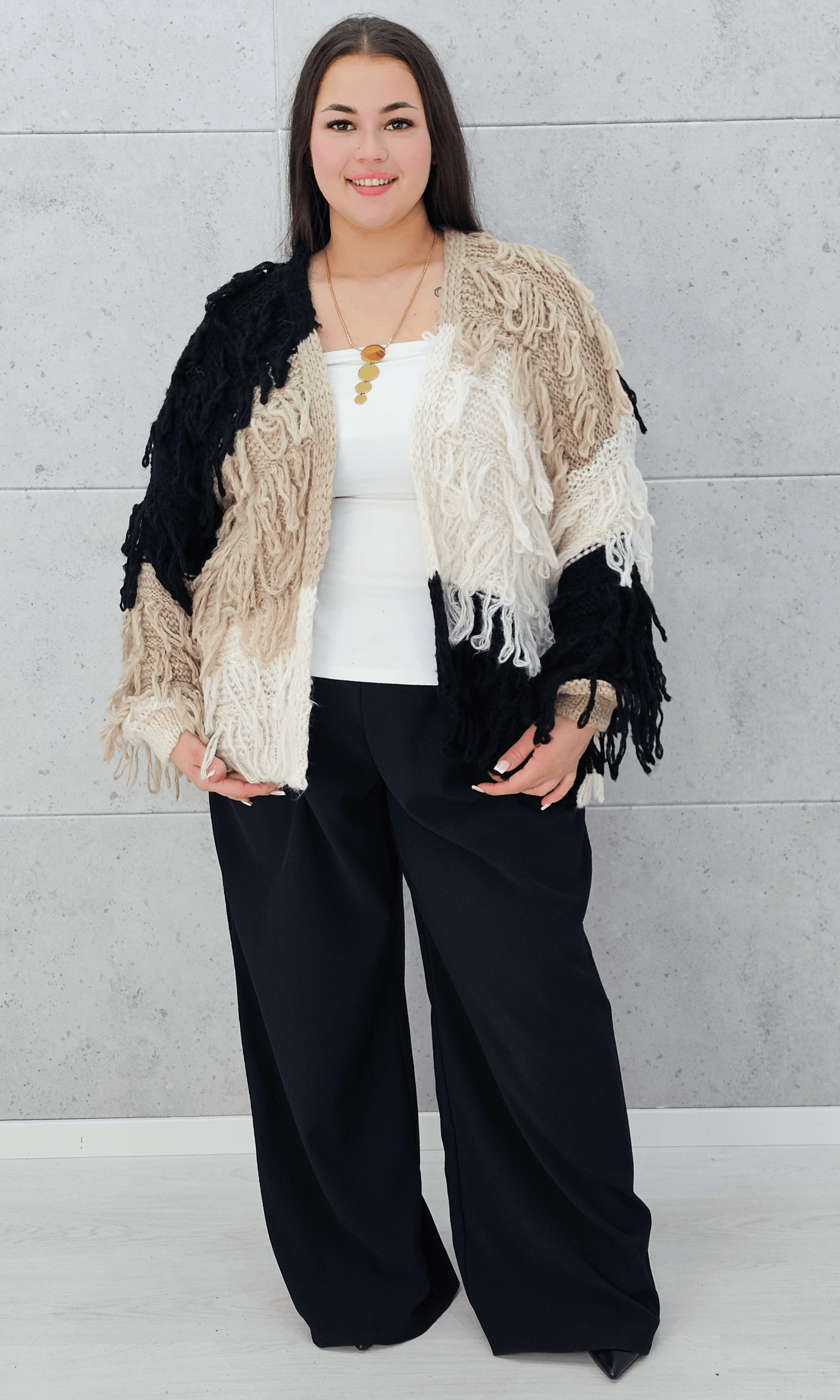 Sweter z frędzlami Stylowa XL