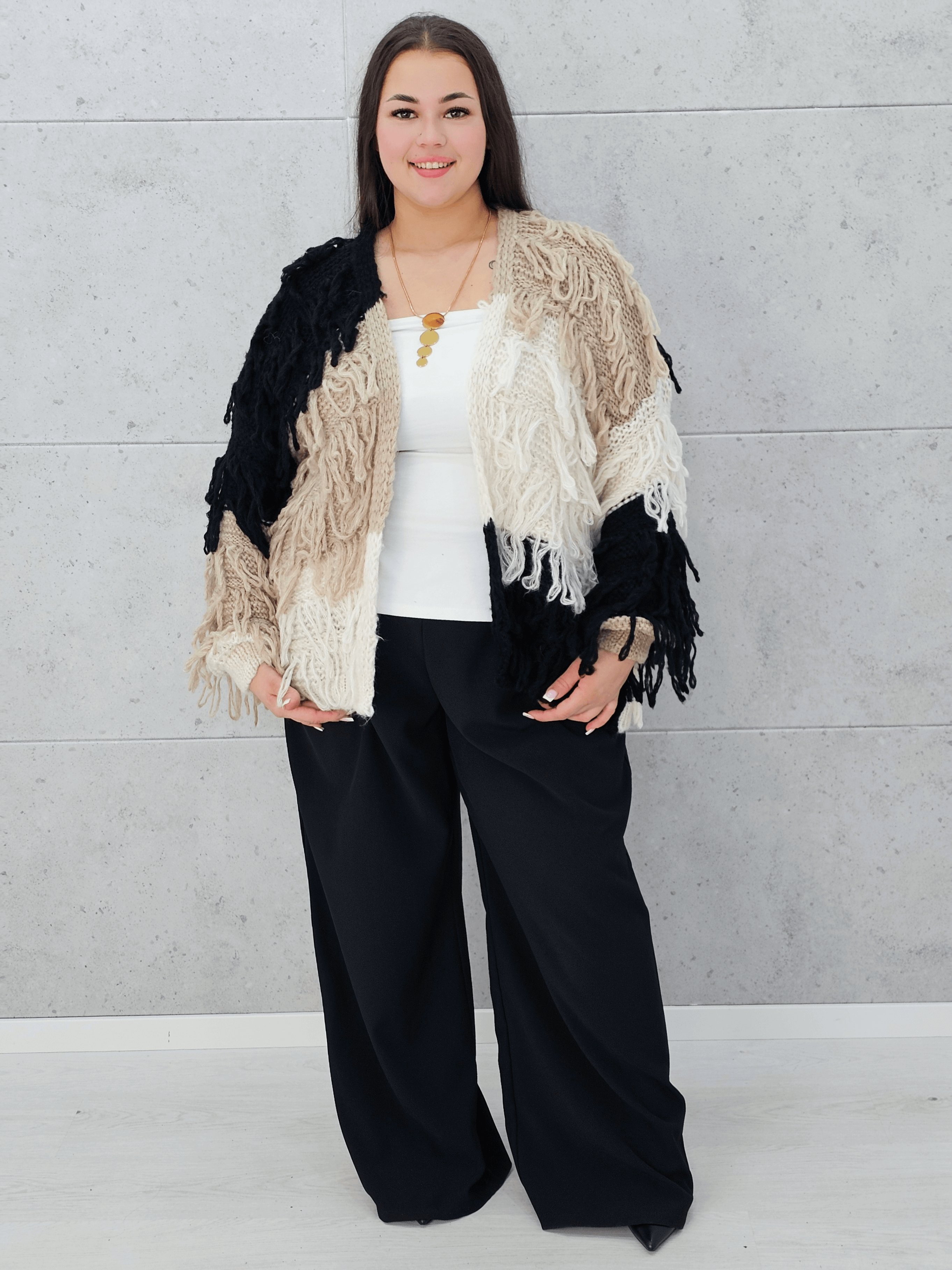 Sweter z frędzlami Stylowa XL