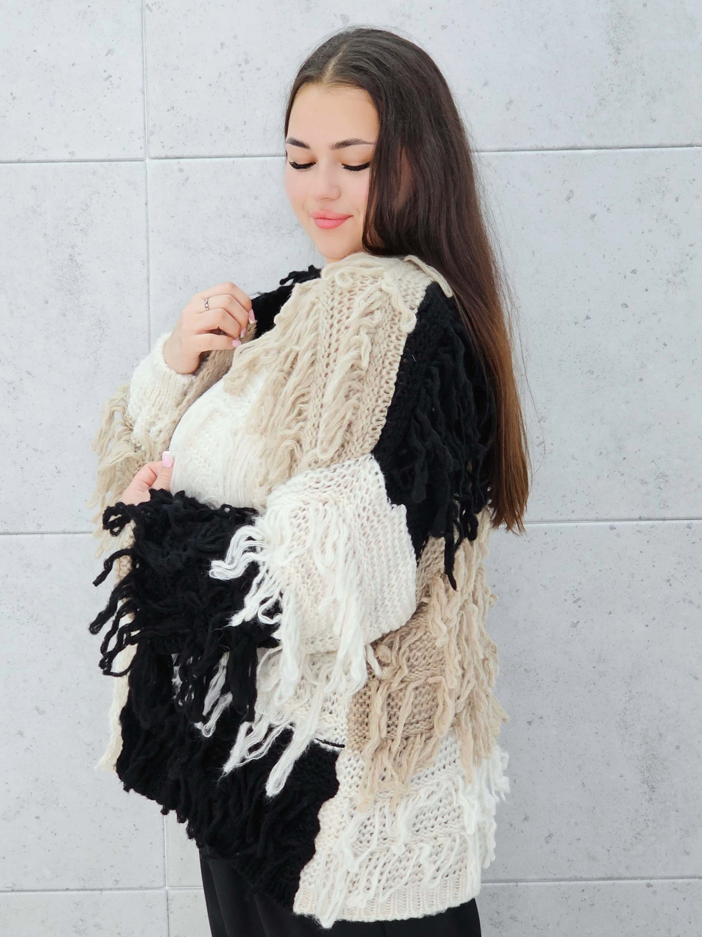 Sweter z frędzlami Stylowa XL