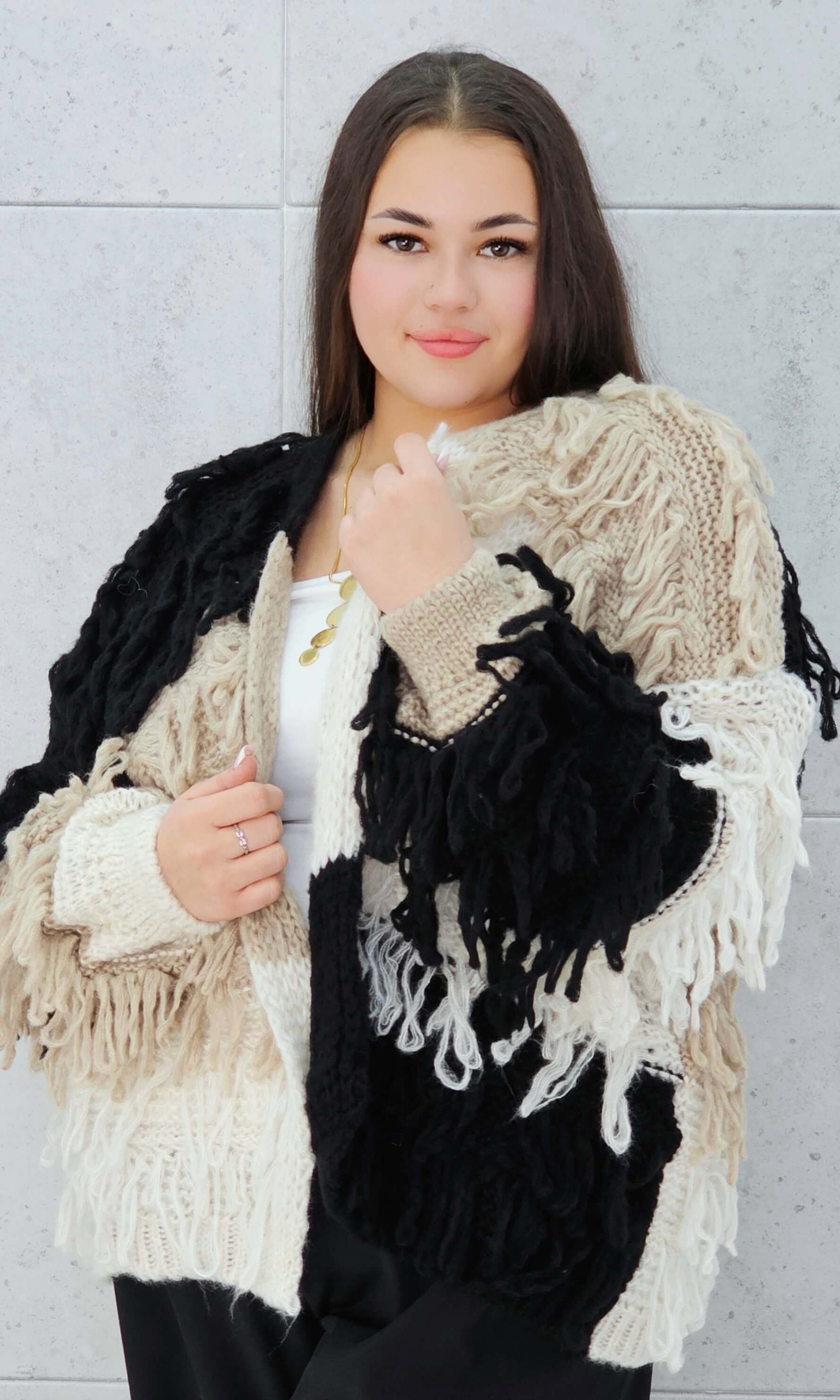 Sweter z frędzlami Stylowa XL