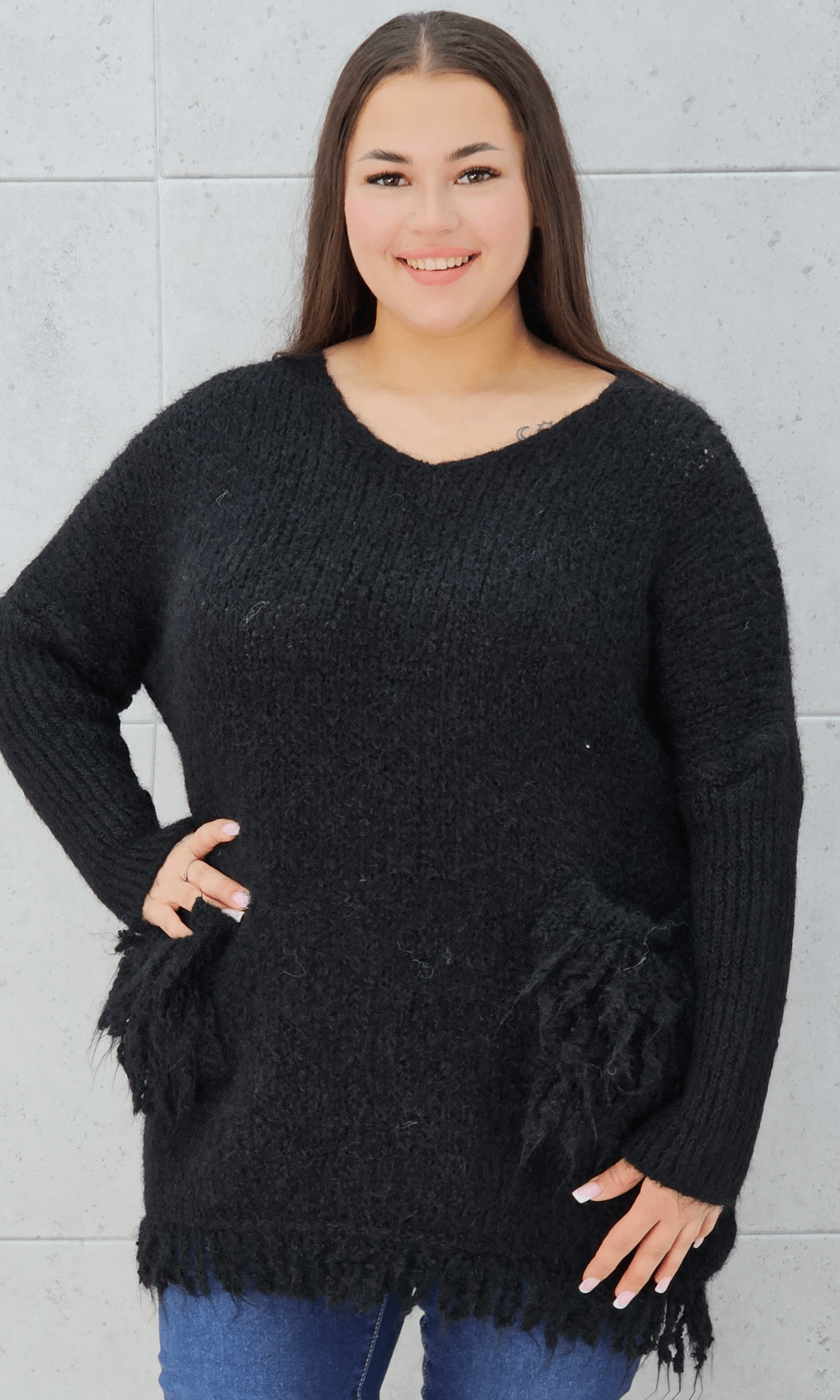 Sweter z frędzlami i kieszeniami Stylowa XL