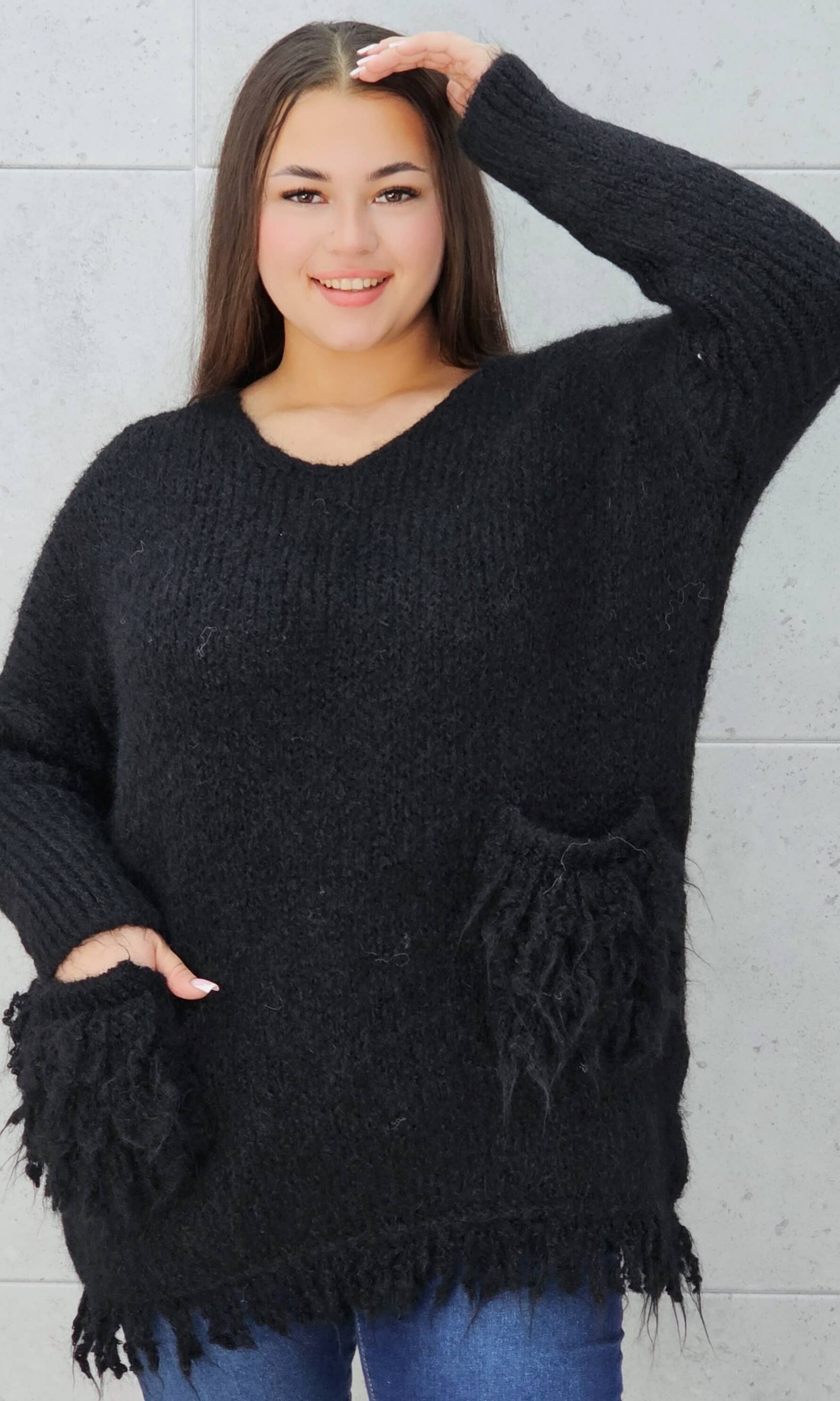 Sweter z frędzlami i kieszeniami Stylowa XL