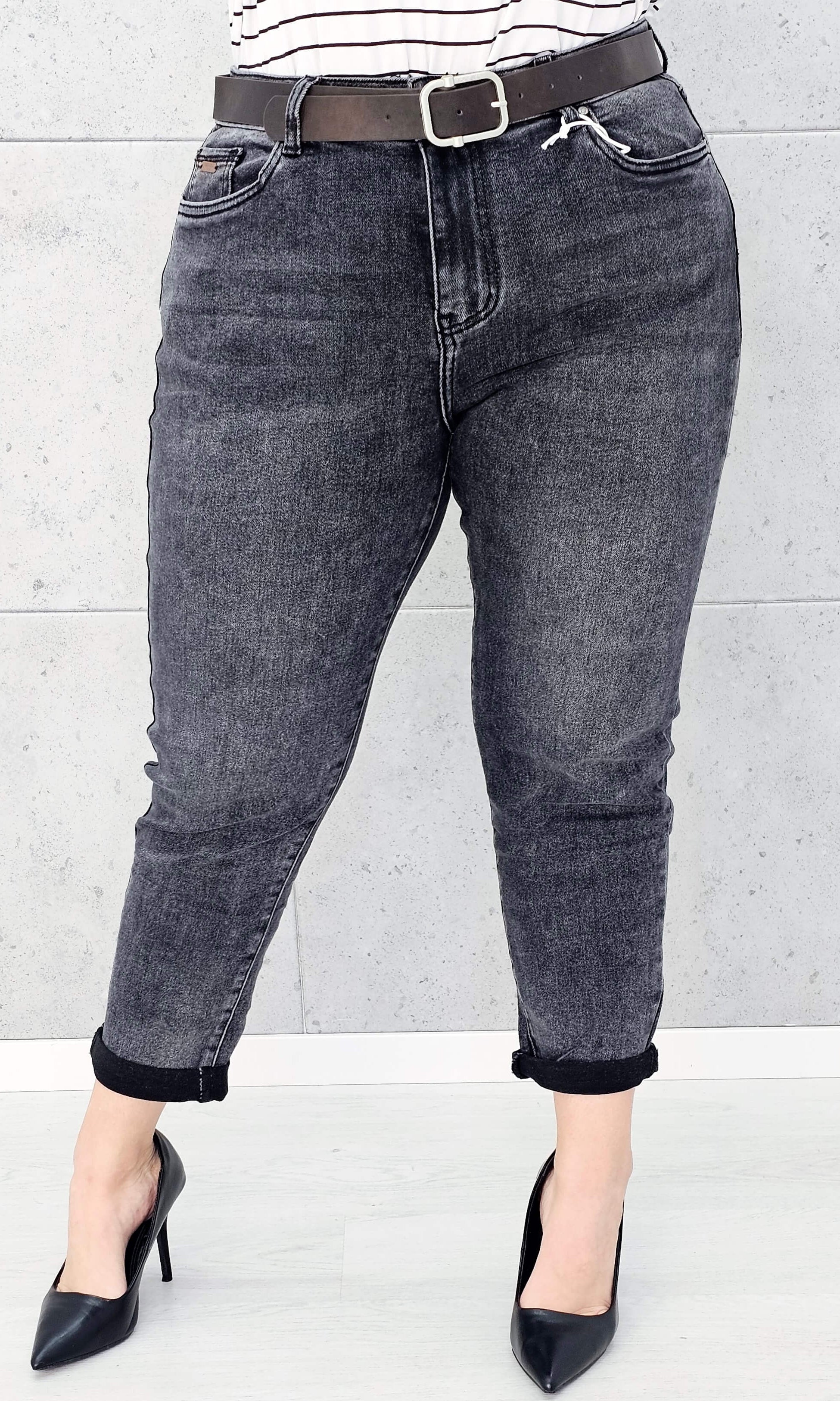 Spodnie jeansowe StylowaXL – nowoczesny fason i perfekcyjne dopasowanie w modzie plus size. M.Sara Stylowa XL