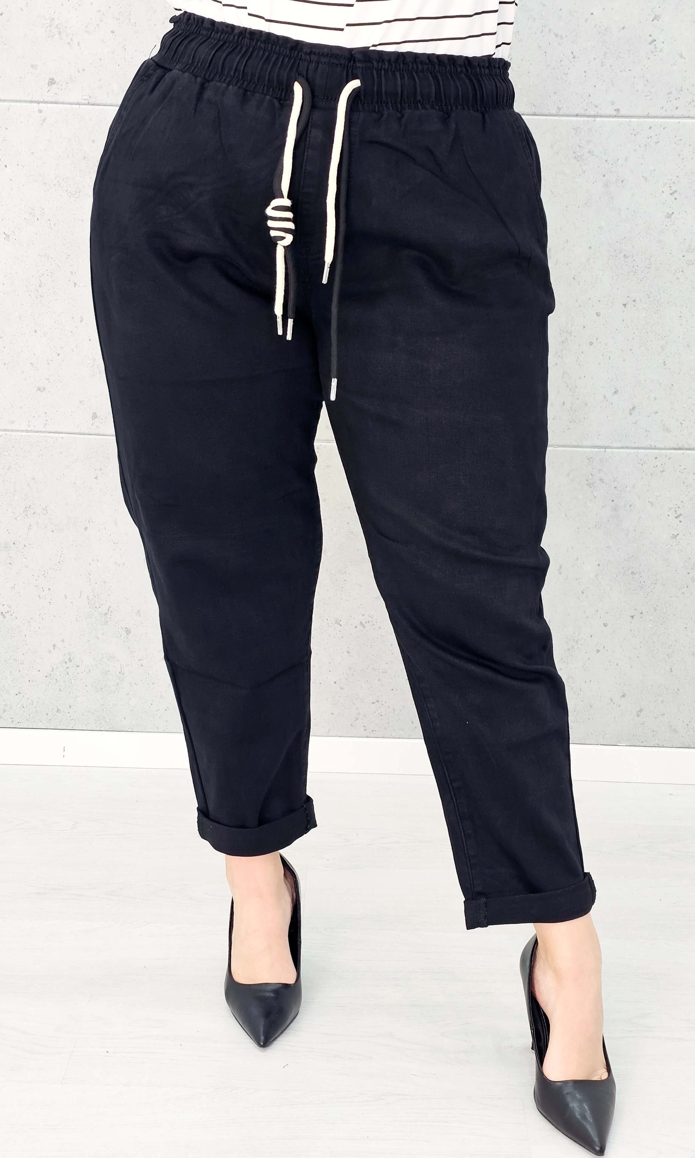 Czarne spodnie StylowaXL – komfort, elegancja i styl w modzie plus size Stylowa XL