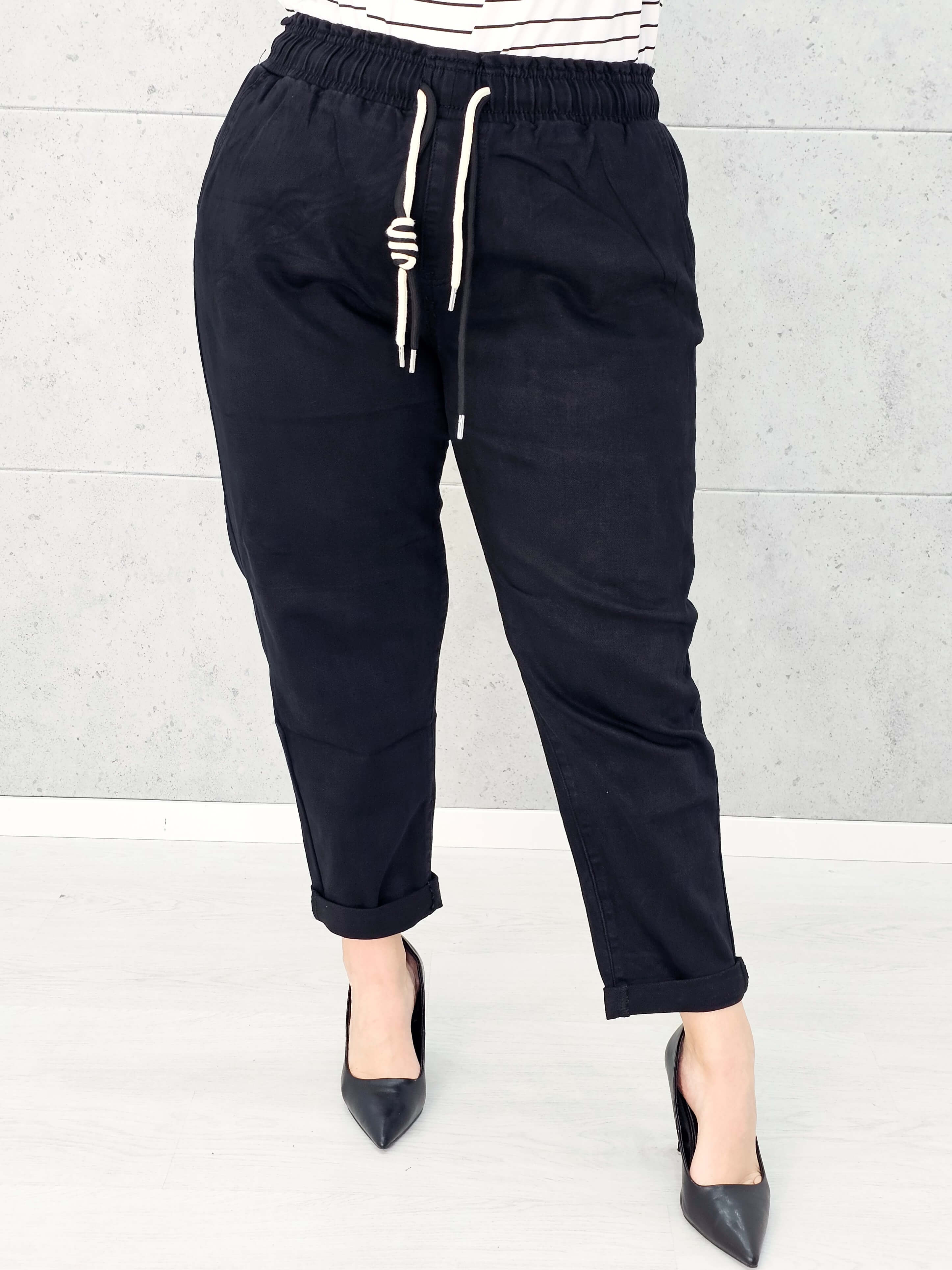 Czarne spodnie StylowaXL – komfort, elegancja i styl w modzie plus size Stylowa XL