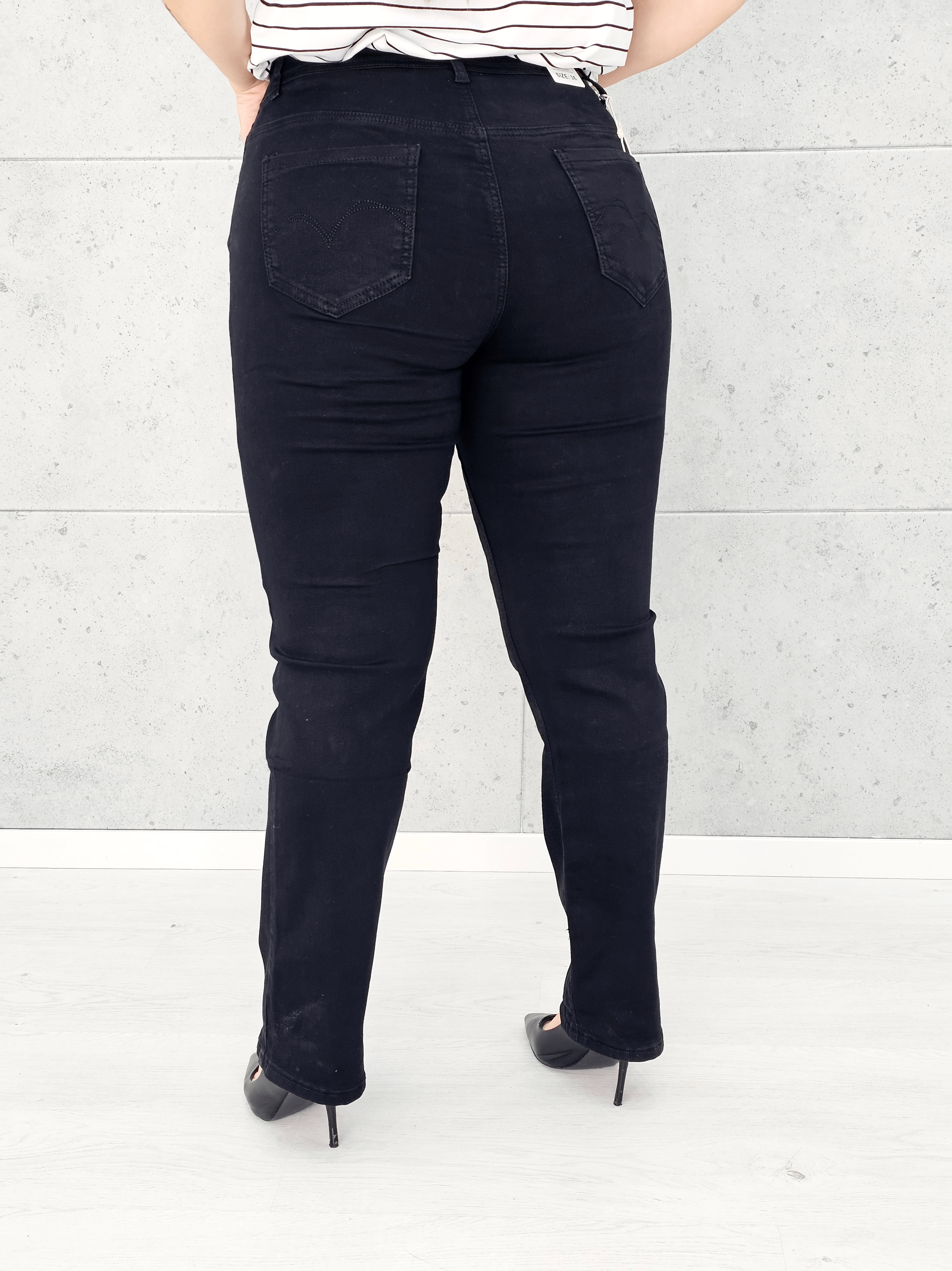 Spodnie jeansowe StylowaXL Straight Fit Black – klasyczne czarne spodnie plus size Stylowa XL