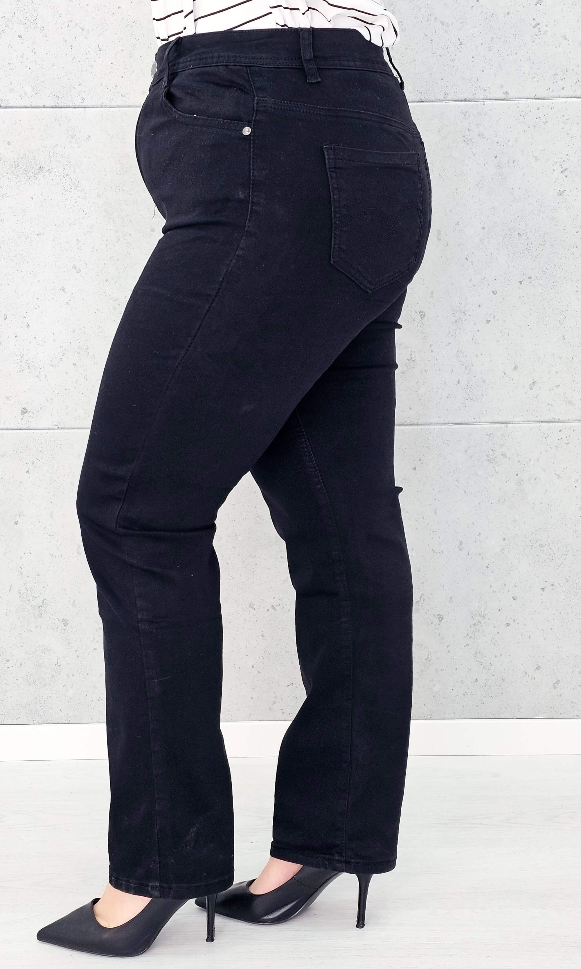 Spodnie jeansowe StylowaXL Straight Fit Black – klasyczne czarne spodnie plus size Stylowa XL