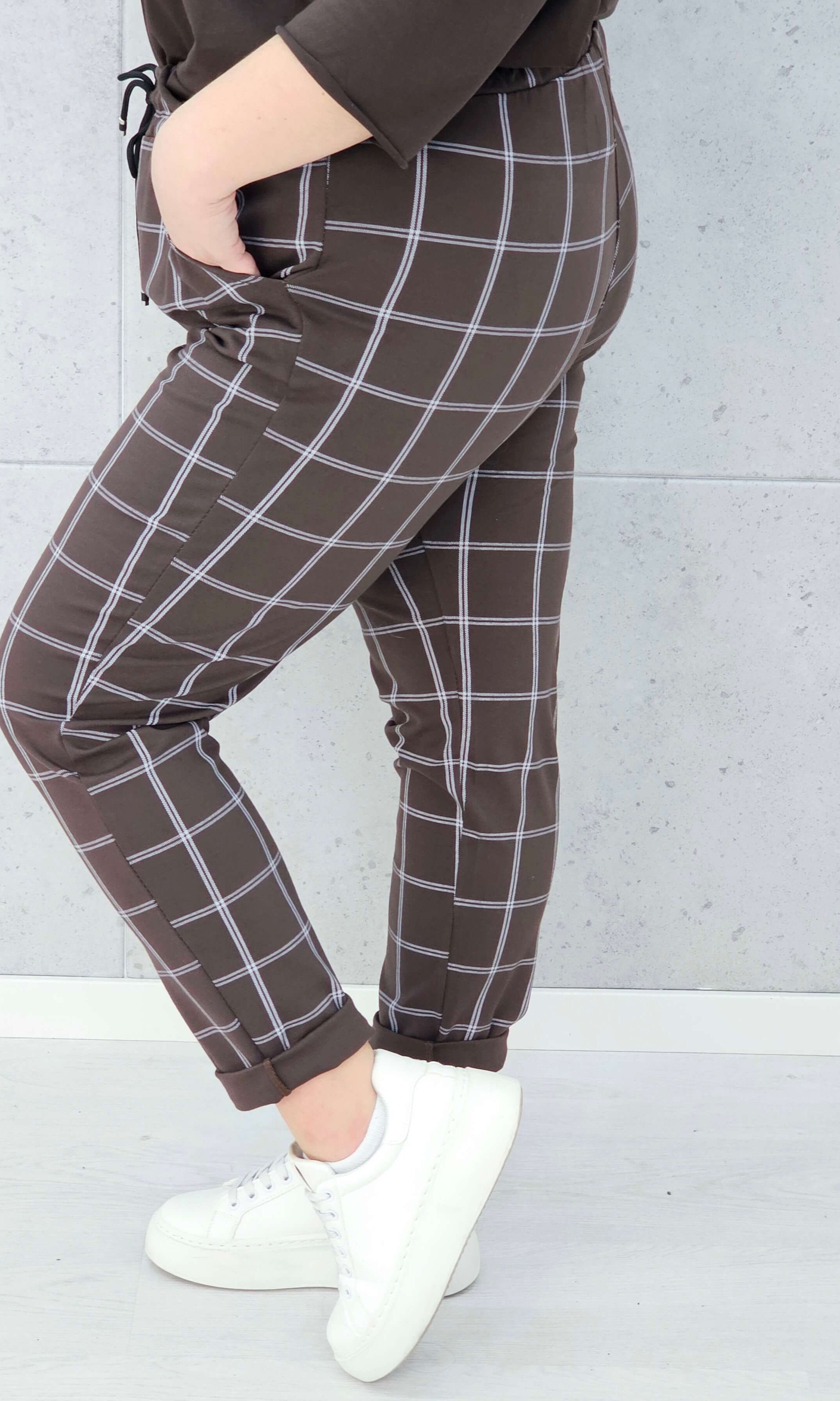 spodnie w kratkę brązowe plus size Stylowa XL – bok