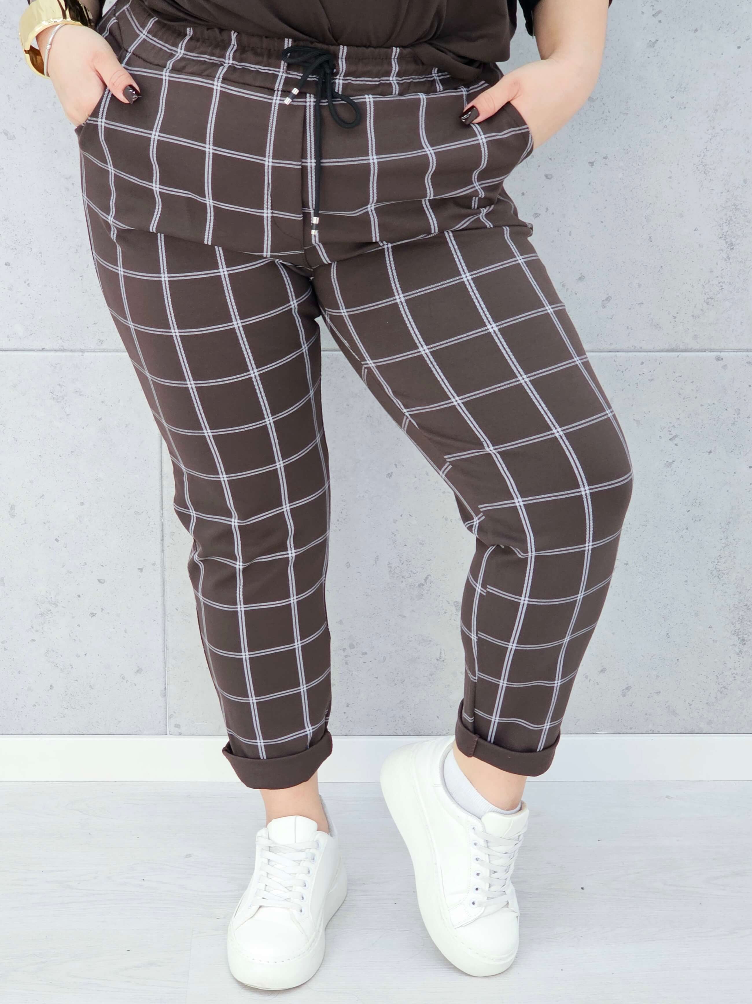 spodnie w kratkę brązowe plus size Stylowa XL – przód
