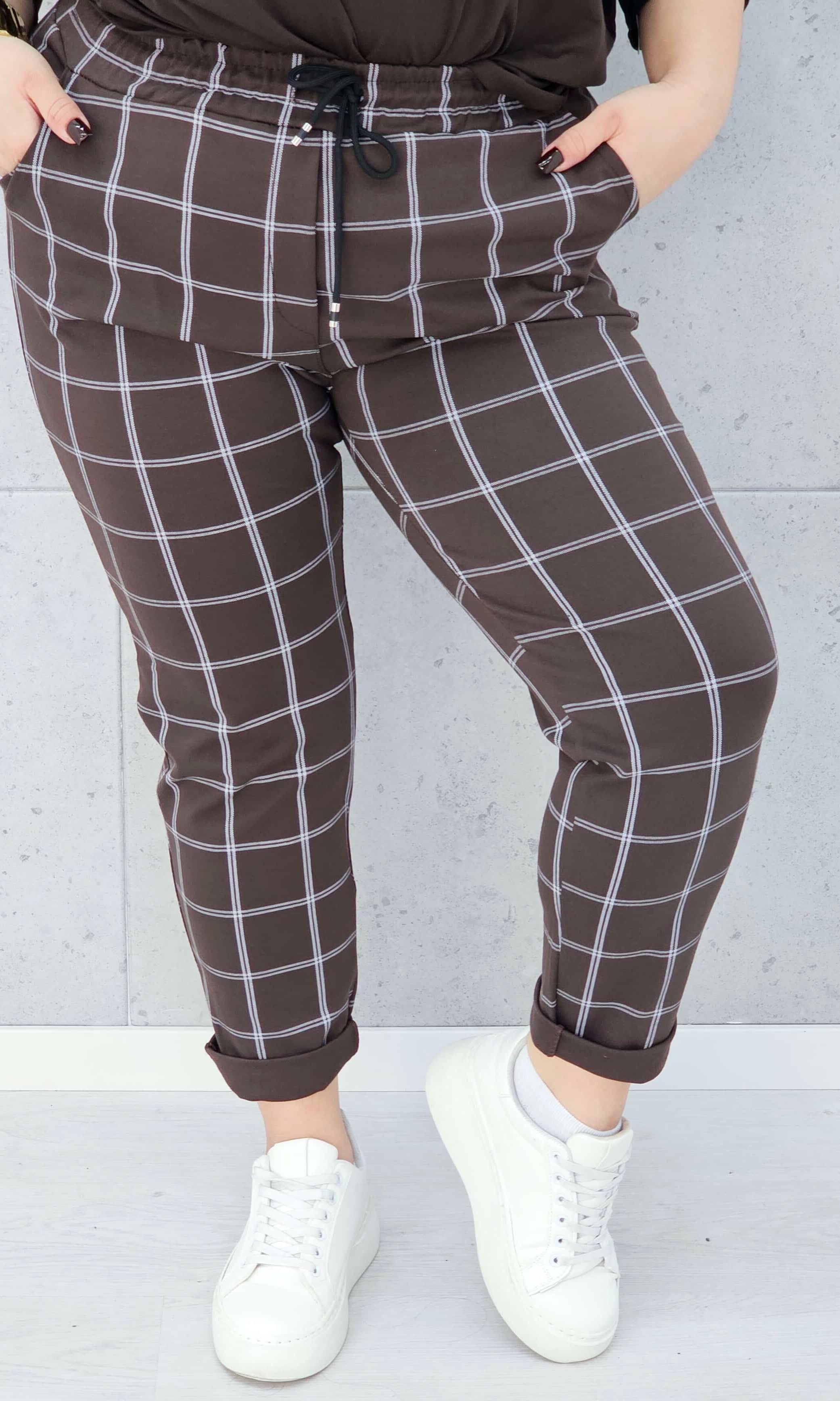 spodnie w kratkę brązowe plus size Stylowa XL – przód