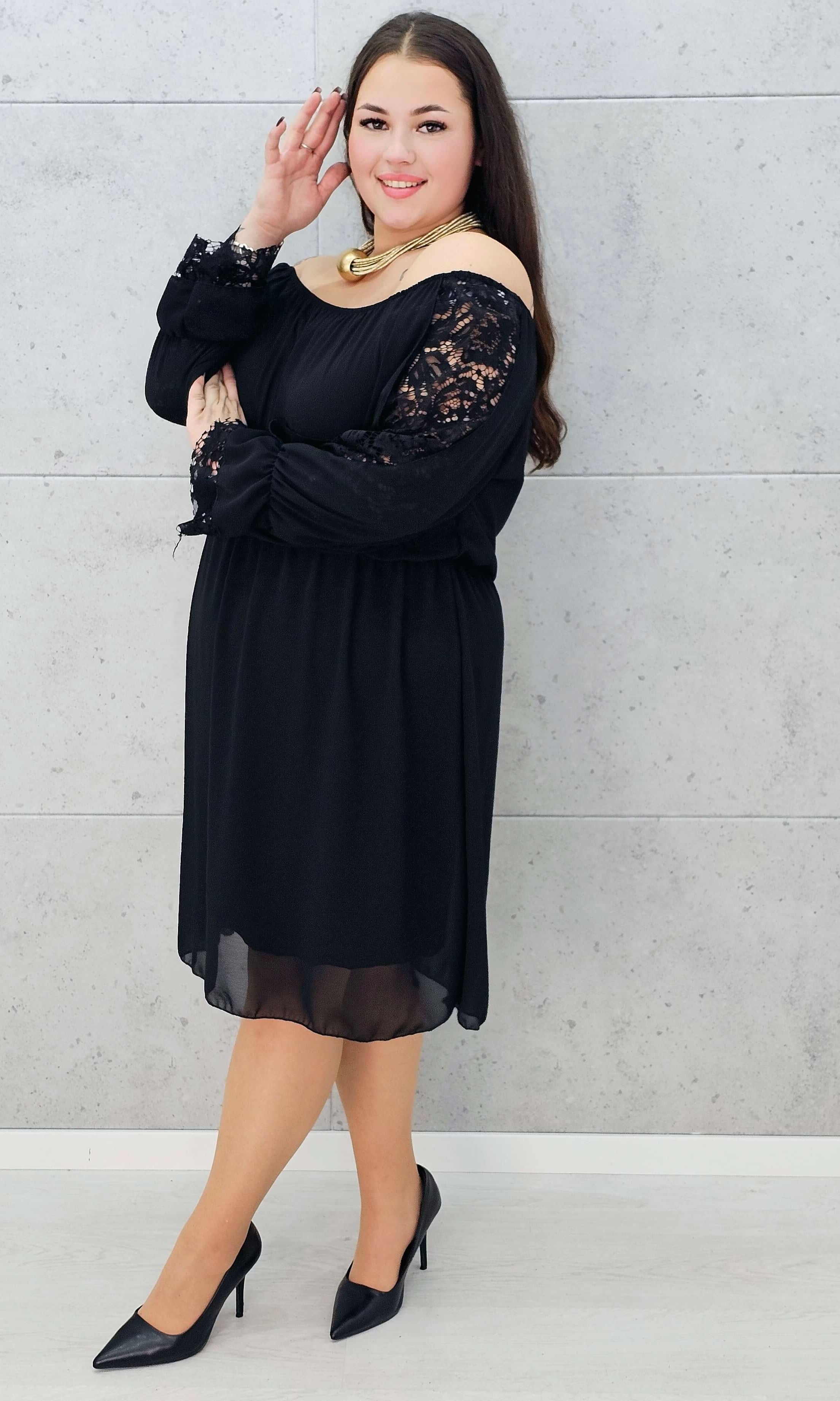 Czarna sukienka hiszpanka plus size – Stylowa XL bokiem