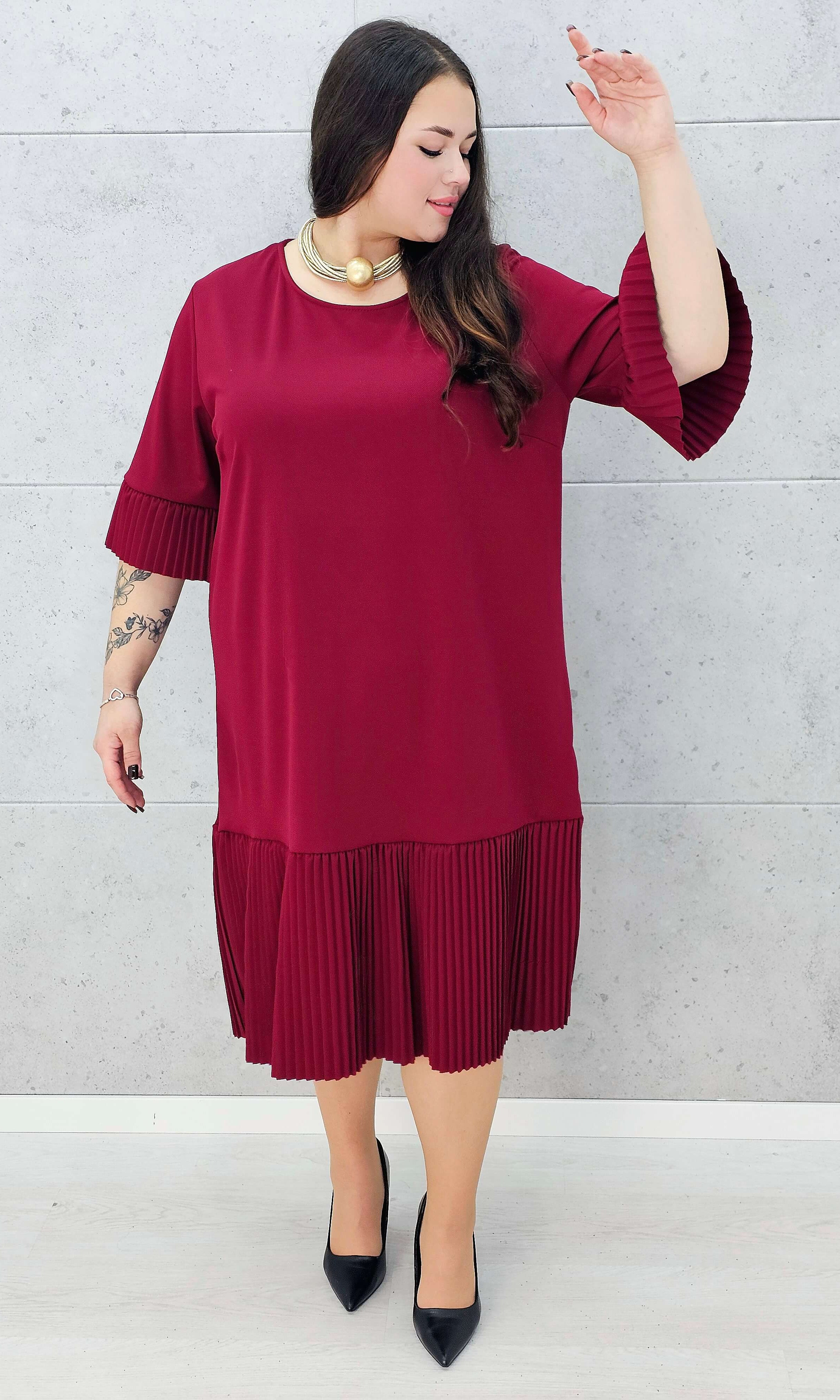 Bordowa sukienka plisowana midi plus size – Stylowa XL detal rękawa