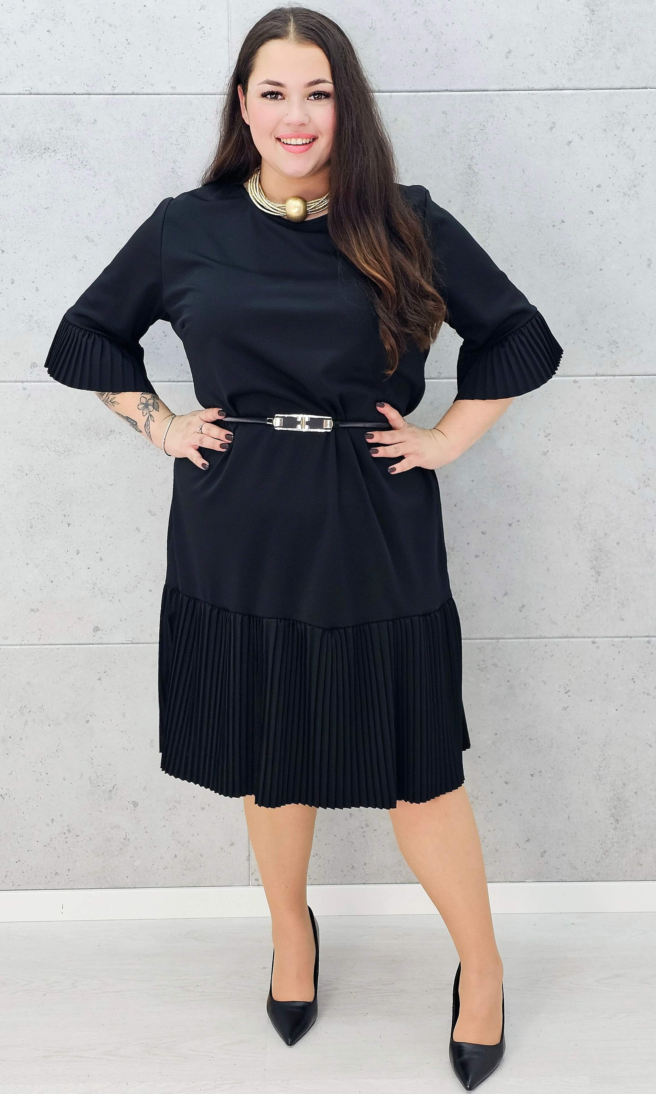 Stylizacja z elegancką sukienką midi – Stylowa XL