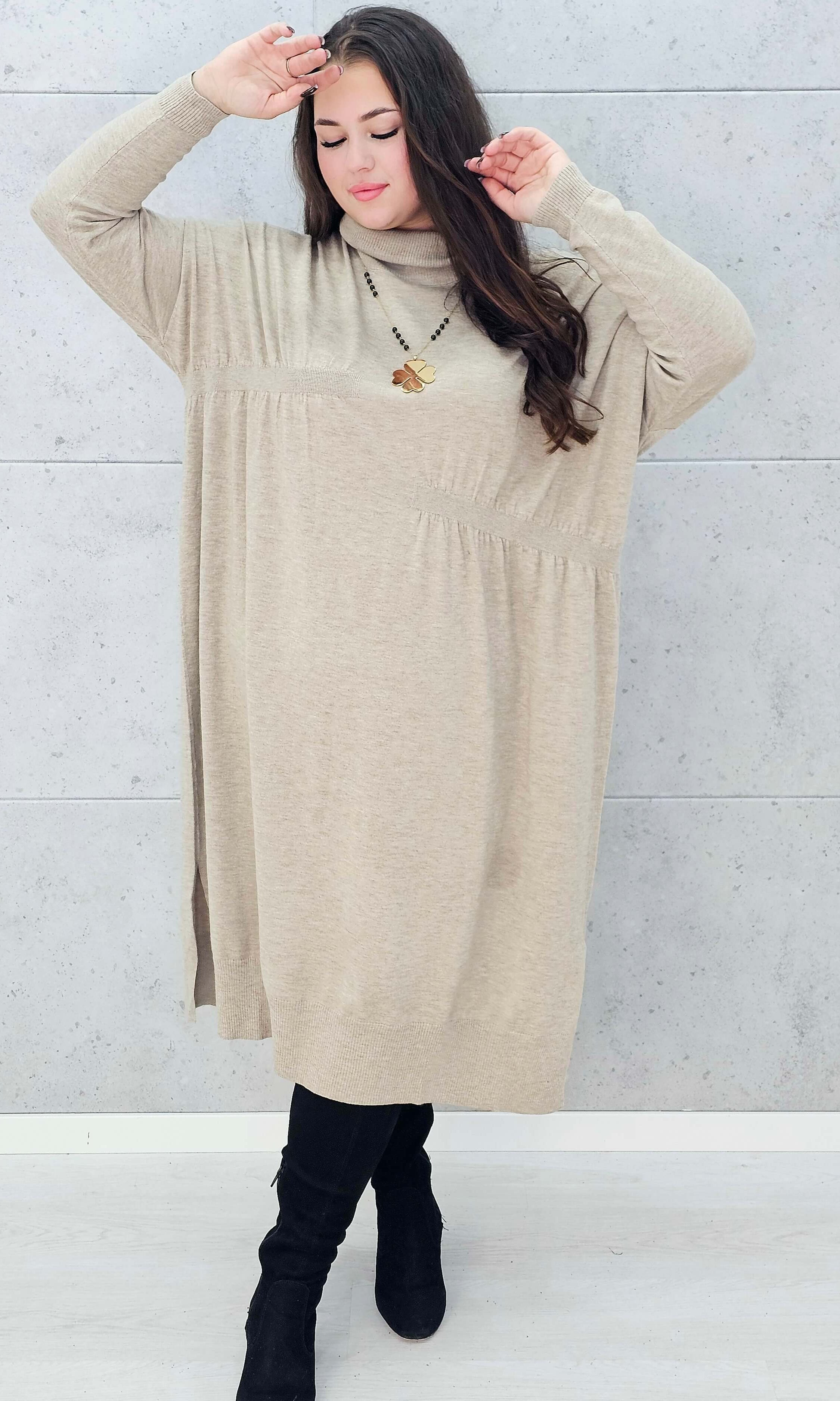 Sukienka swetrowa beżowa plus size z golfem – Stylowa XL