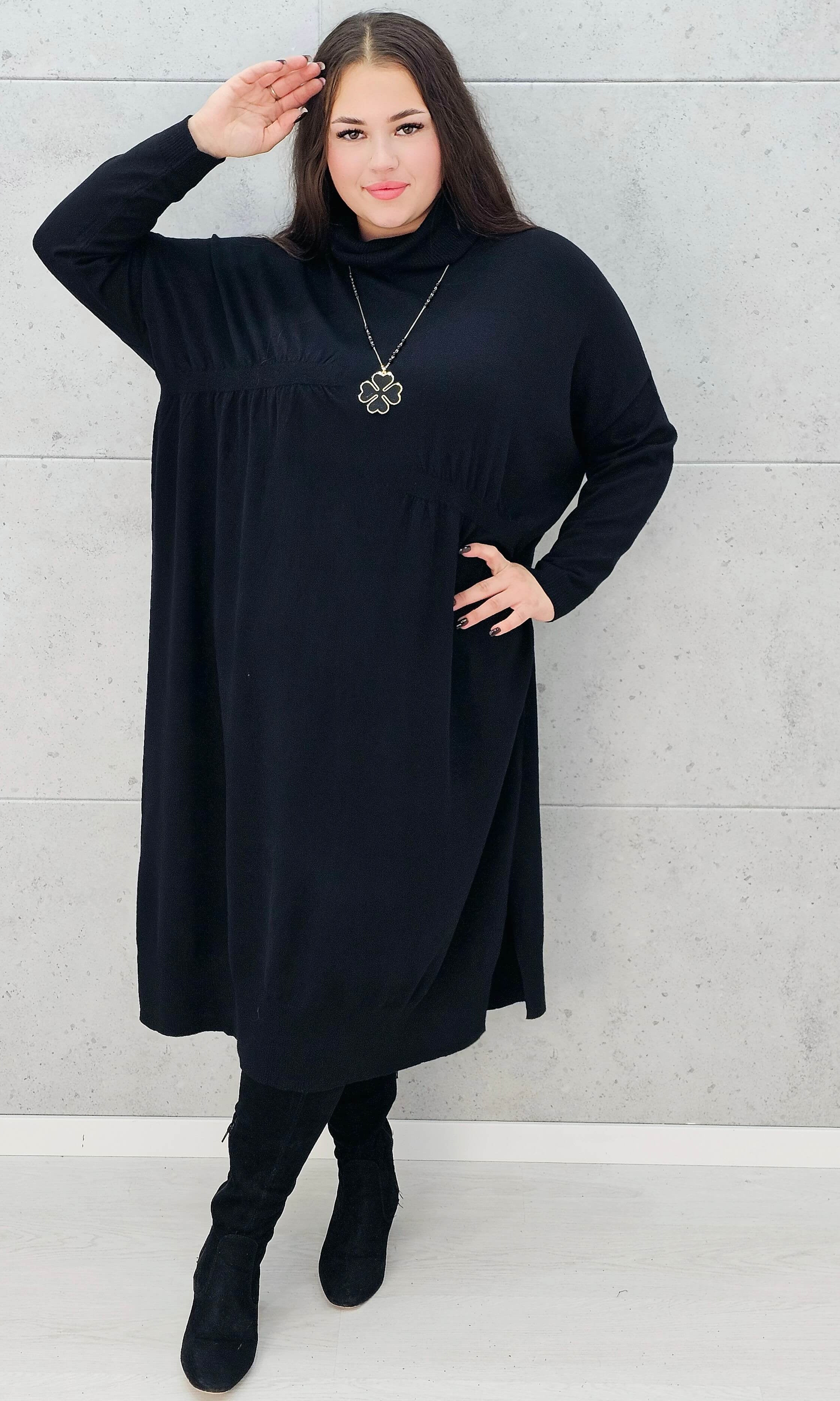Sukienka swetrowa czarna plus size z golfem – Stylowa XL