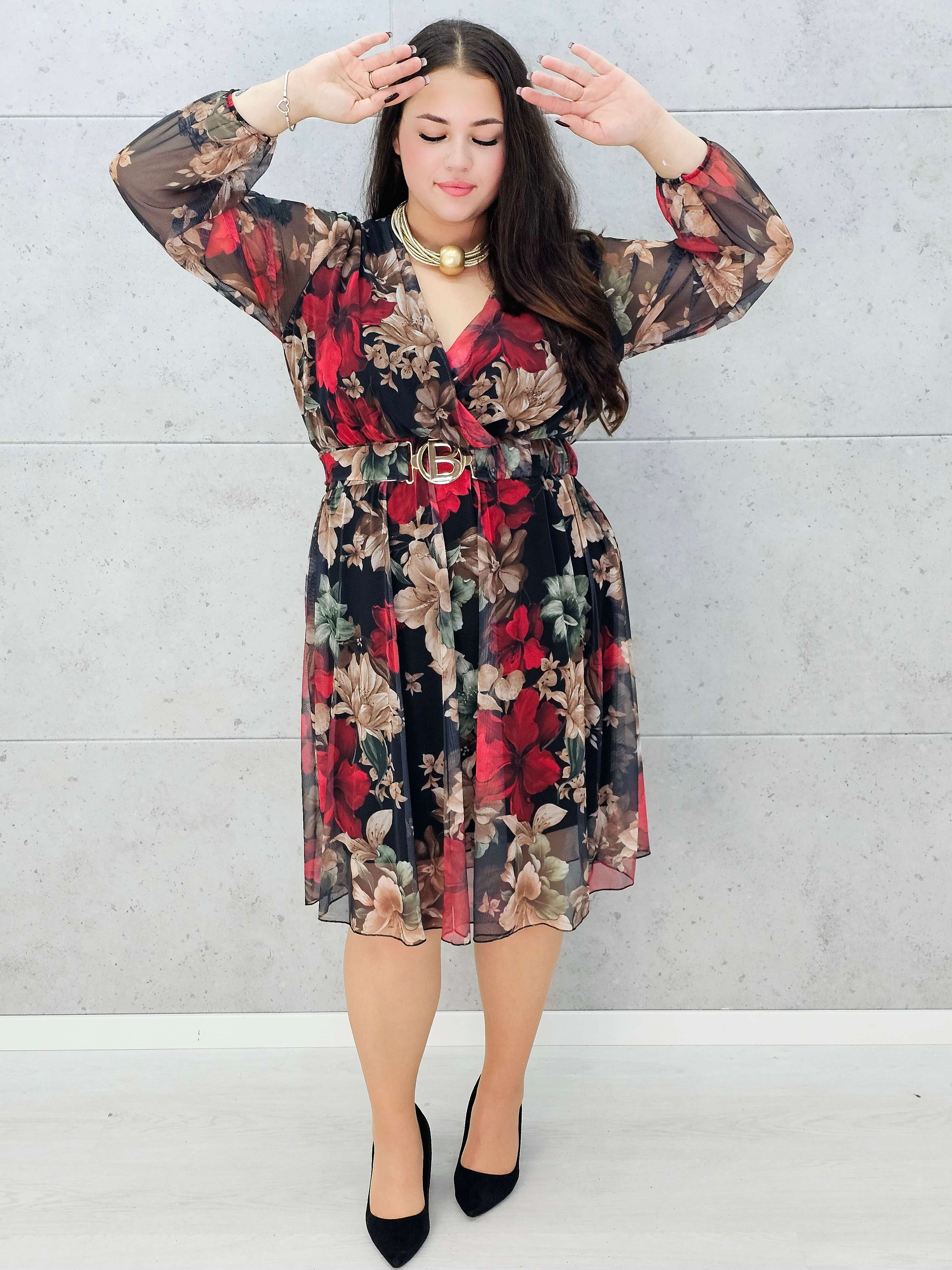 modna sukienka plus size w panterkę – detale
