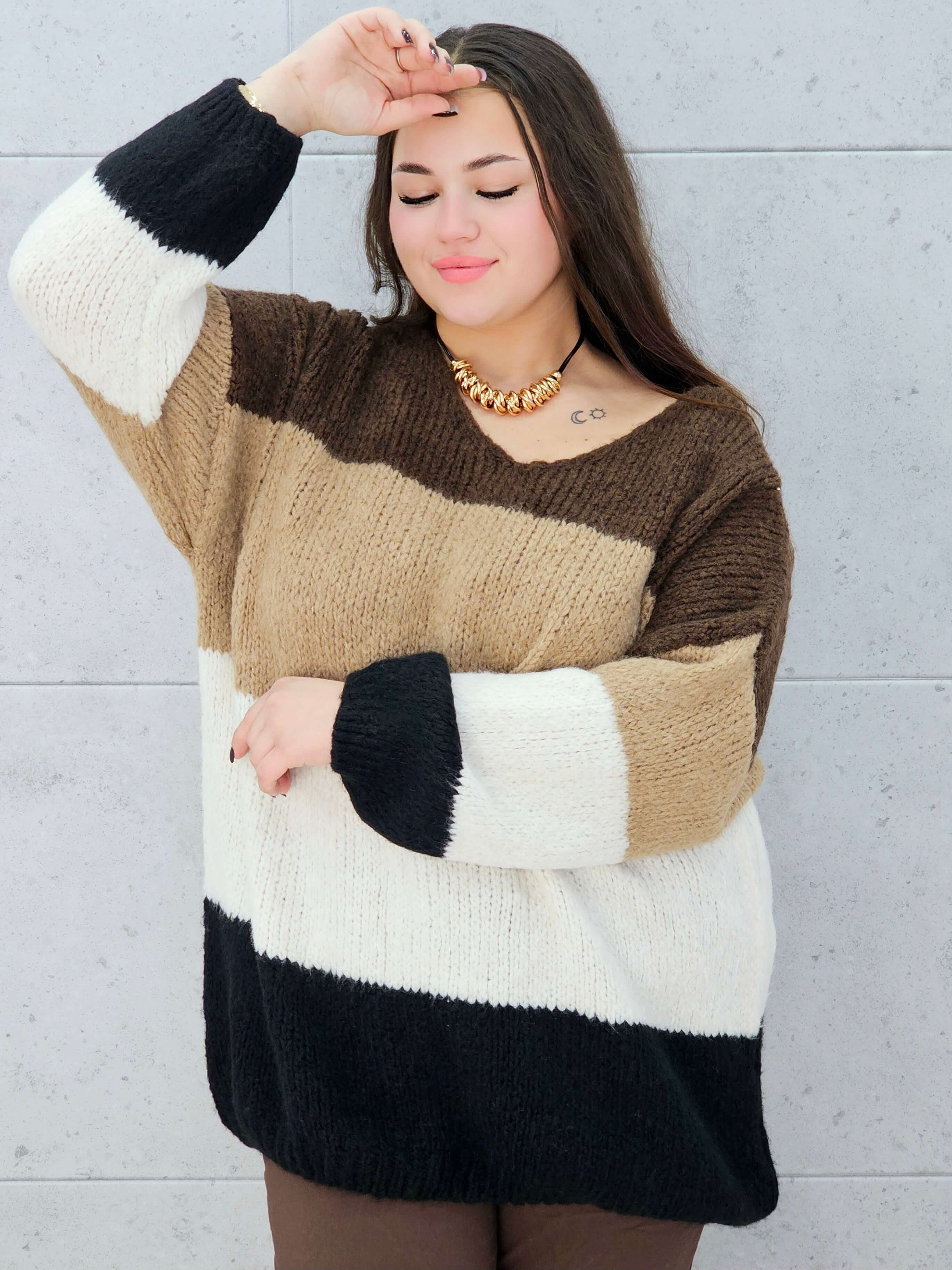 sweter w pasy czarno-beżowy plus size Stylowa XL – ściągacz przy rękawie