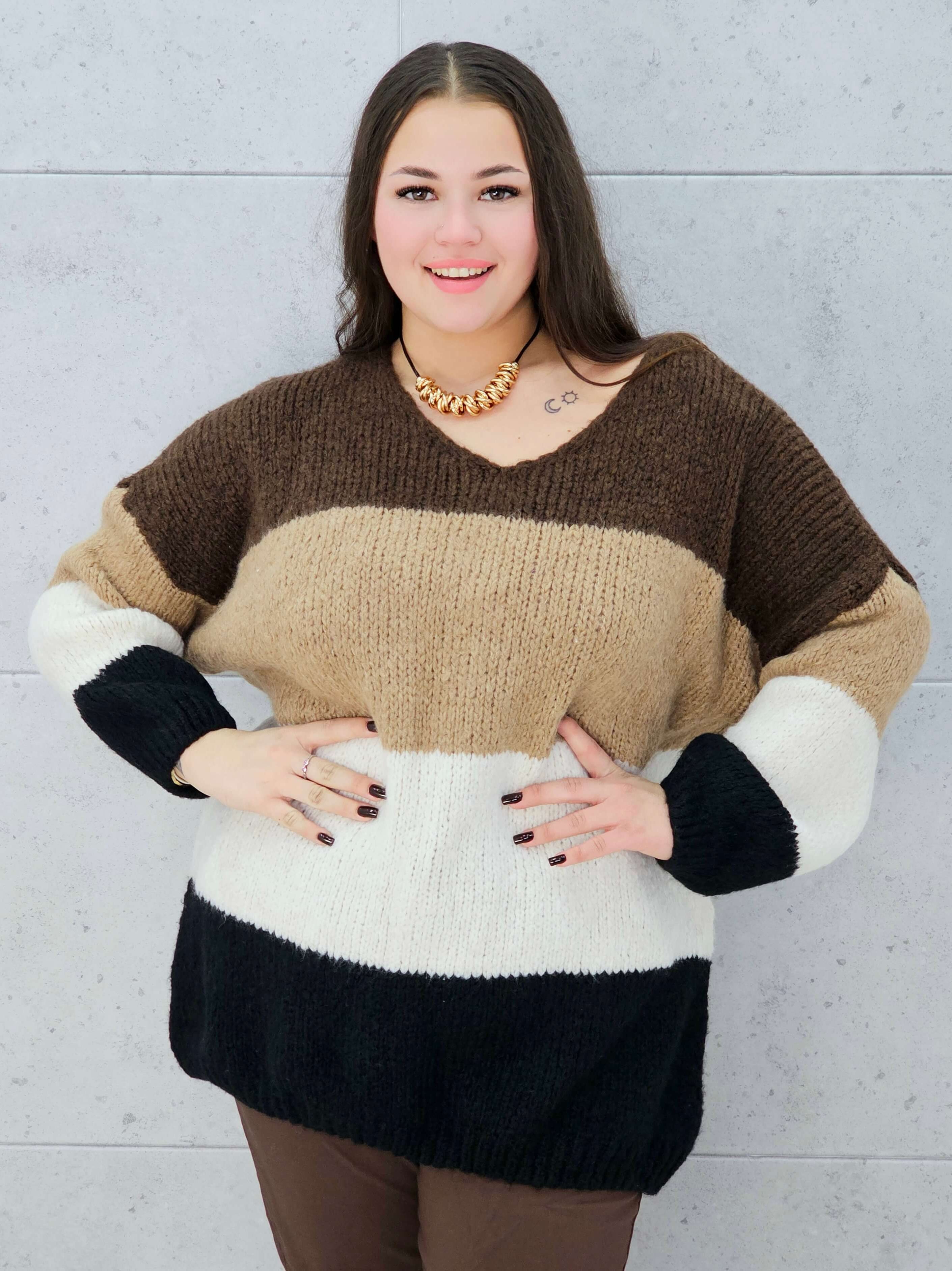 sweter w pasy czarno-beżowy plus size Stylowa XL – przód