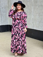 Czarna sukienka maxi w różowe kwiaty Stylowa XL