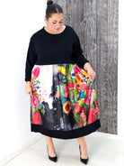 Sukienka midi z czarną górą i artystycznym kolorowym printem – energia i styl Stylowa XL