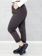 Spodnie z paskiem Stylowa XL