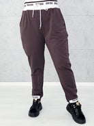 Sportowe spodnie z logowaną gumką Stylowa XL