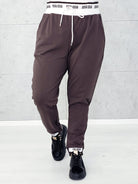 Sportowe spodnie z logowaną gumką Stylowa XL