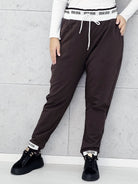 Sportowe spodnie z logowaną gumką Stylowa XL