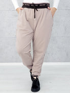 Sportowe spodnie z logowaną gumką Stylowa XL