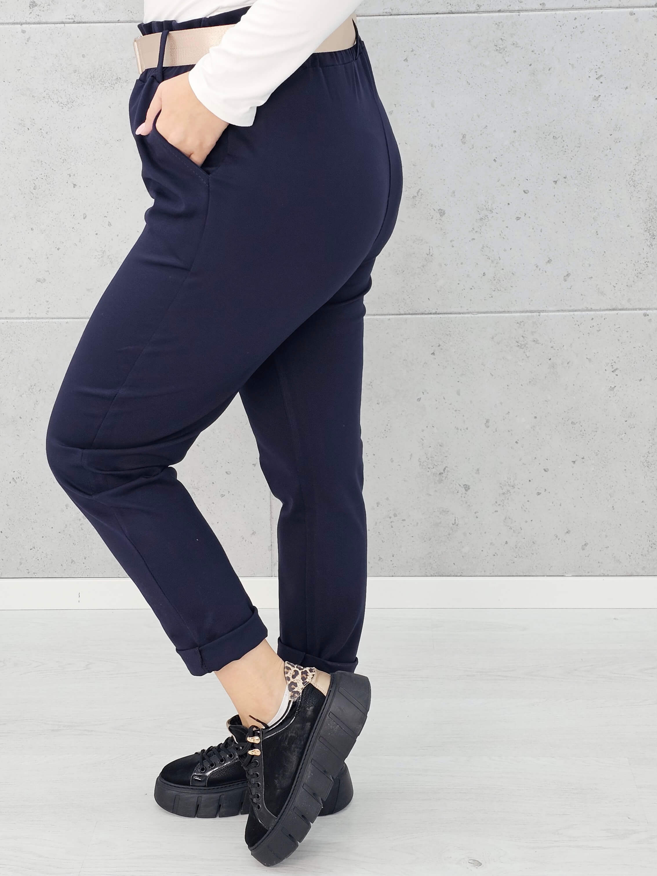 Spodnie z paskiem Stylowa XL