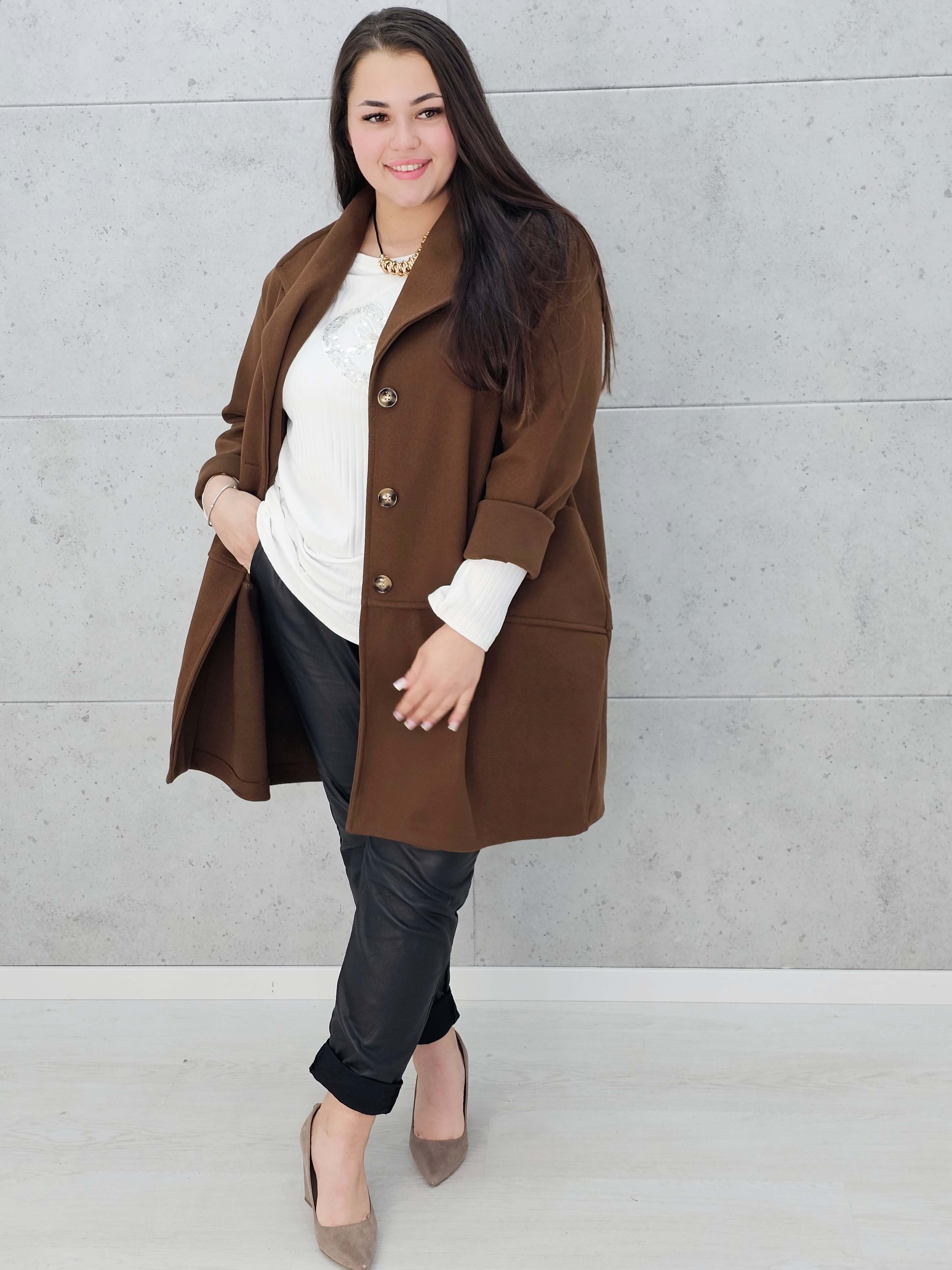 Płaszcz plus size oversize – styl, elegancja i komfort w jednym! Stylowa XL