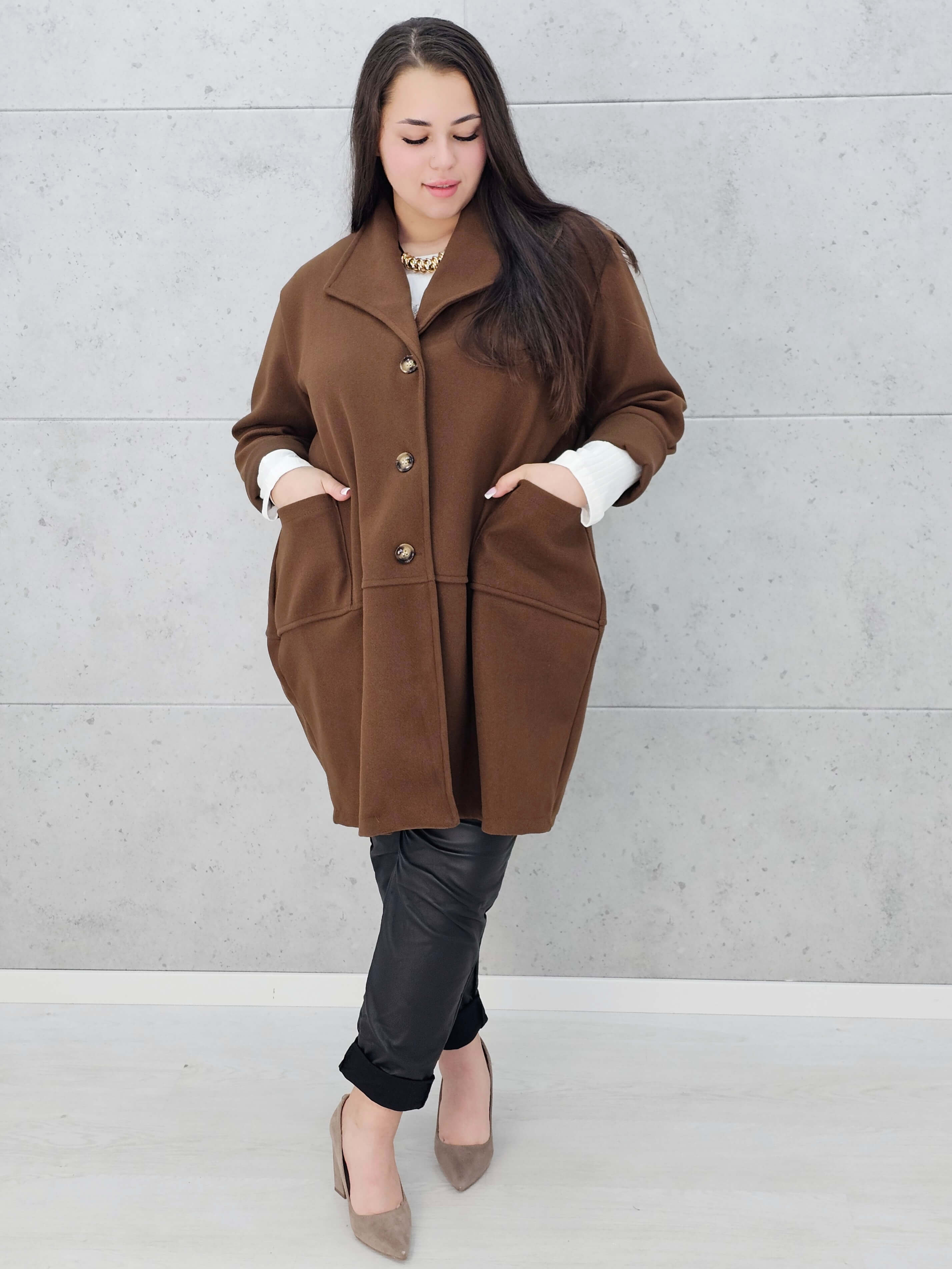 Płaszcz plus size oversize – styl, elegancja i komfort w jednym! Stylowa XL