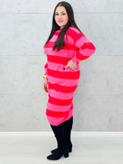 Sukienka w różowo-czerwone pasy – sportowa sukienka plus size z długim rękawem Stylowa XL