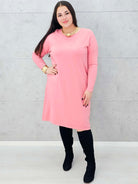 Sukienka z kokardą na plecach – kobiecy urok i komfort w rozmiarze plus size Stylowa XL